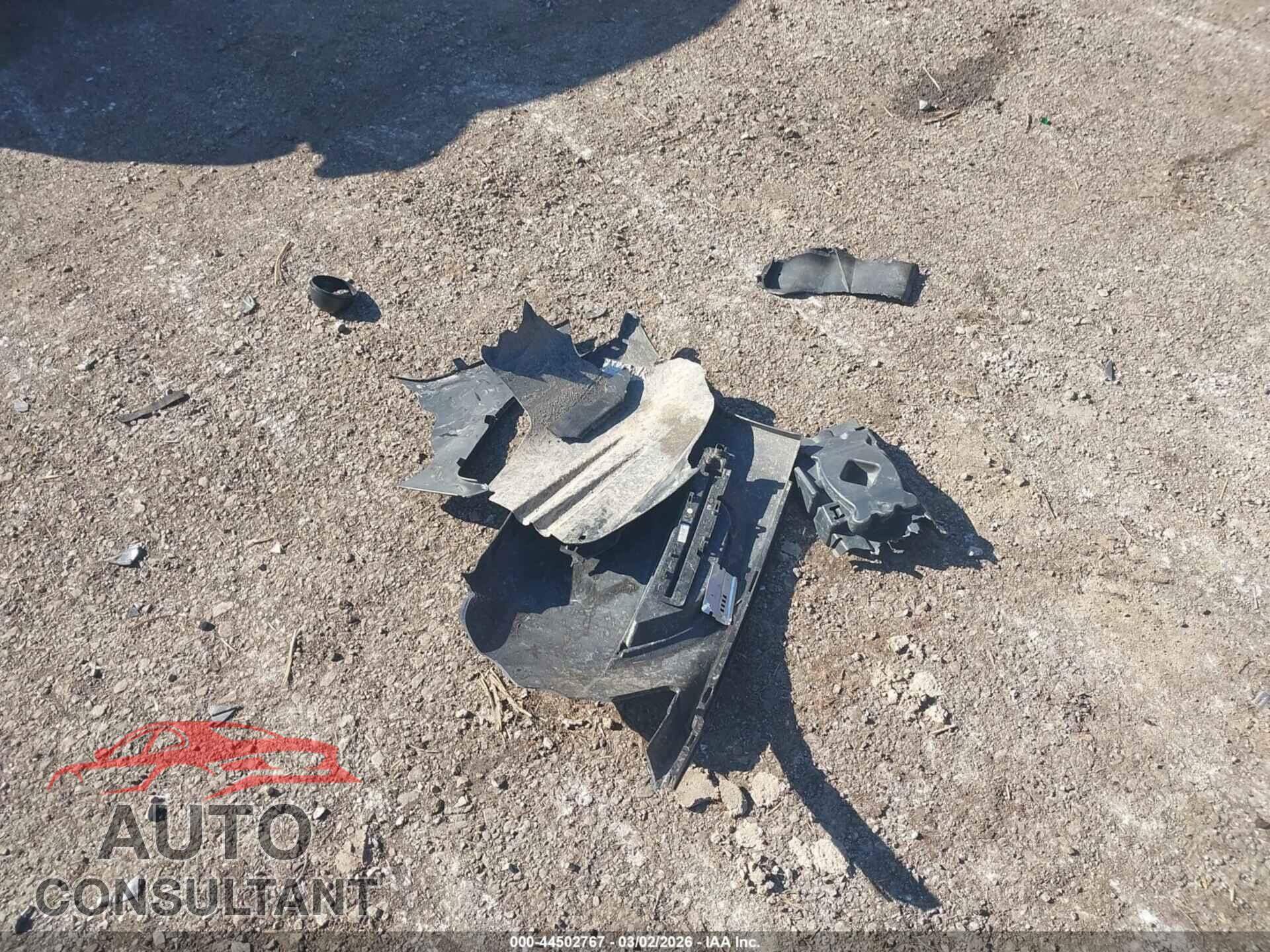FORD TAURUS 2018 - 1FAHP2E8XJG127734