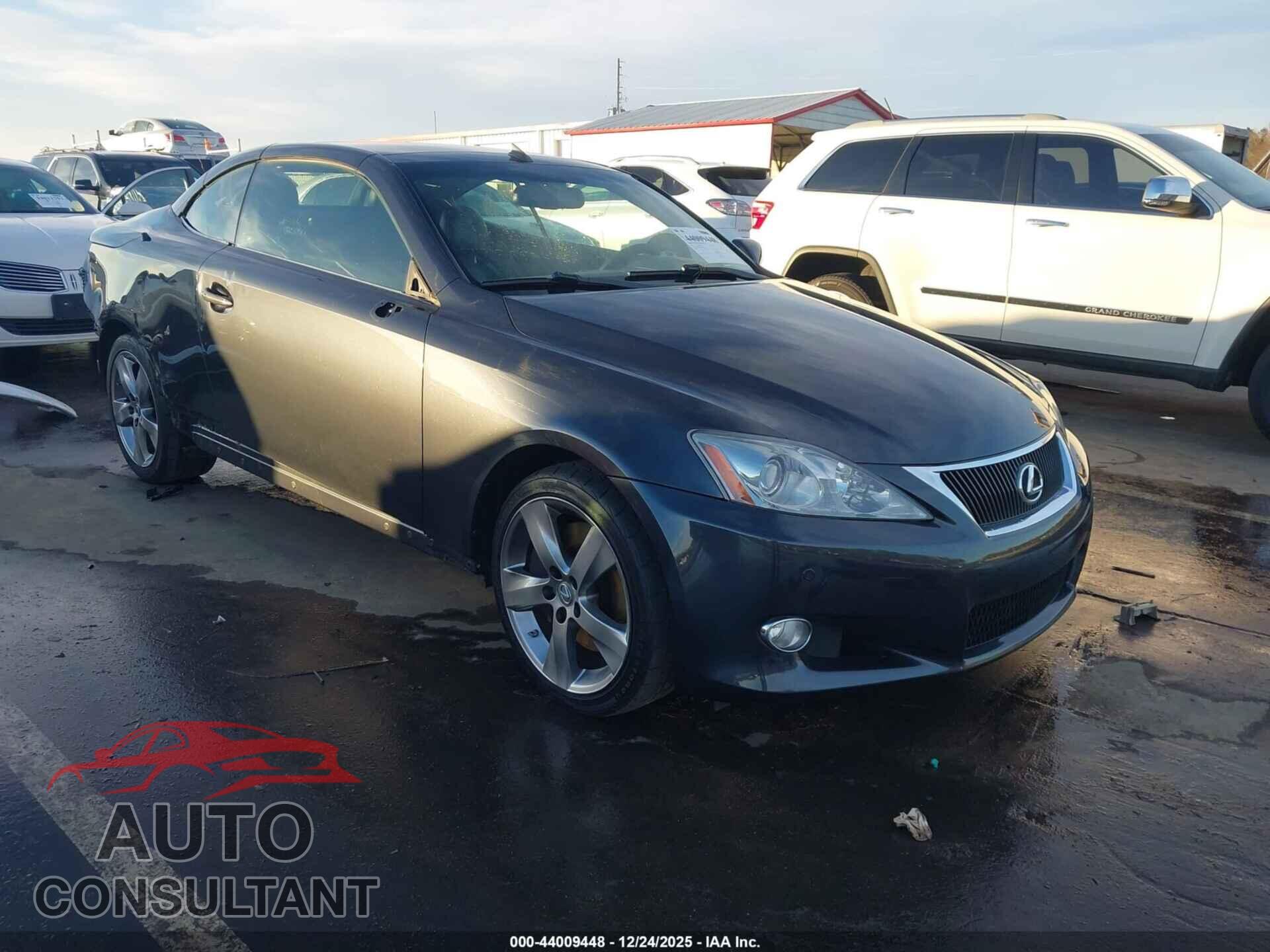 LEXUS IS 350C 2010 - JTHFE2C28A2502831