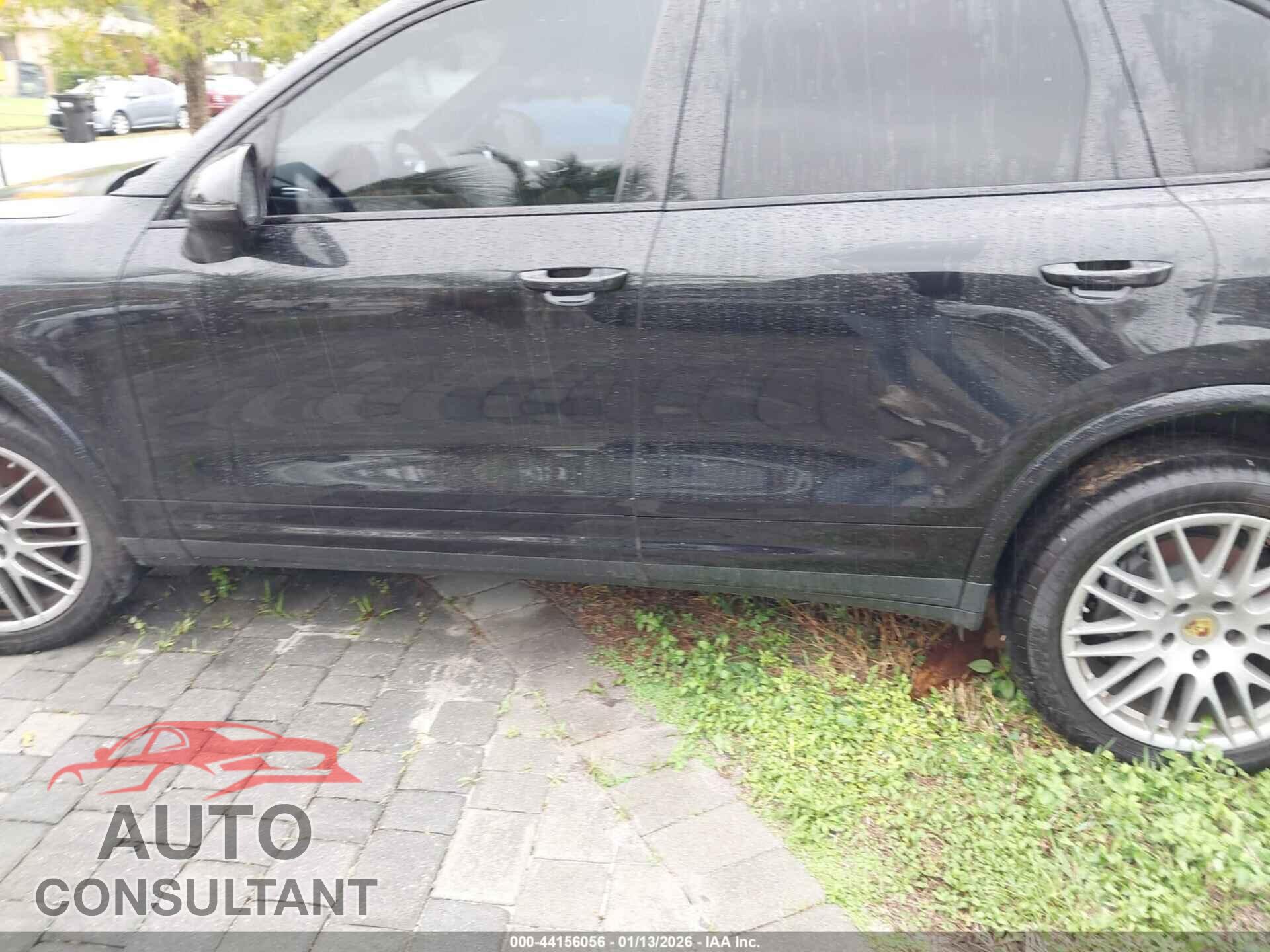PORSCHE CAYENNE 2018 - WP1AA2A21JKA04981