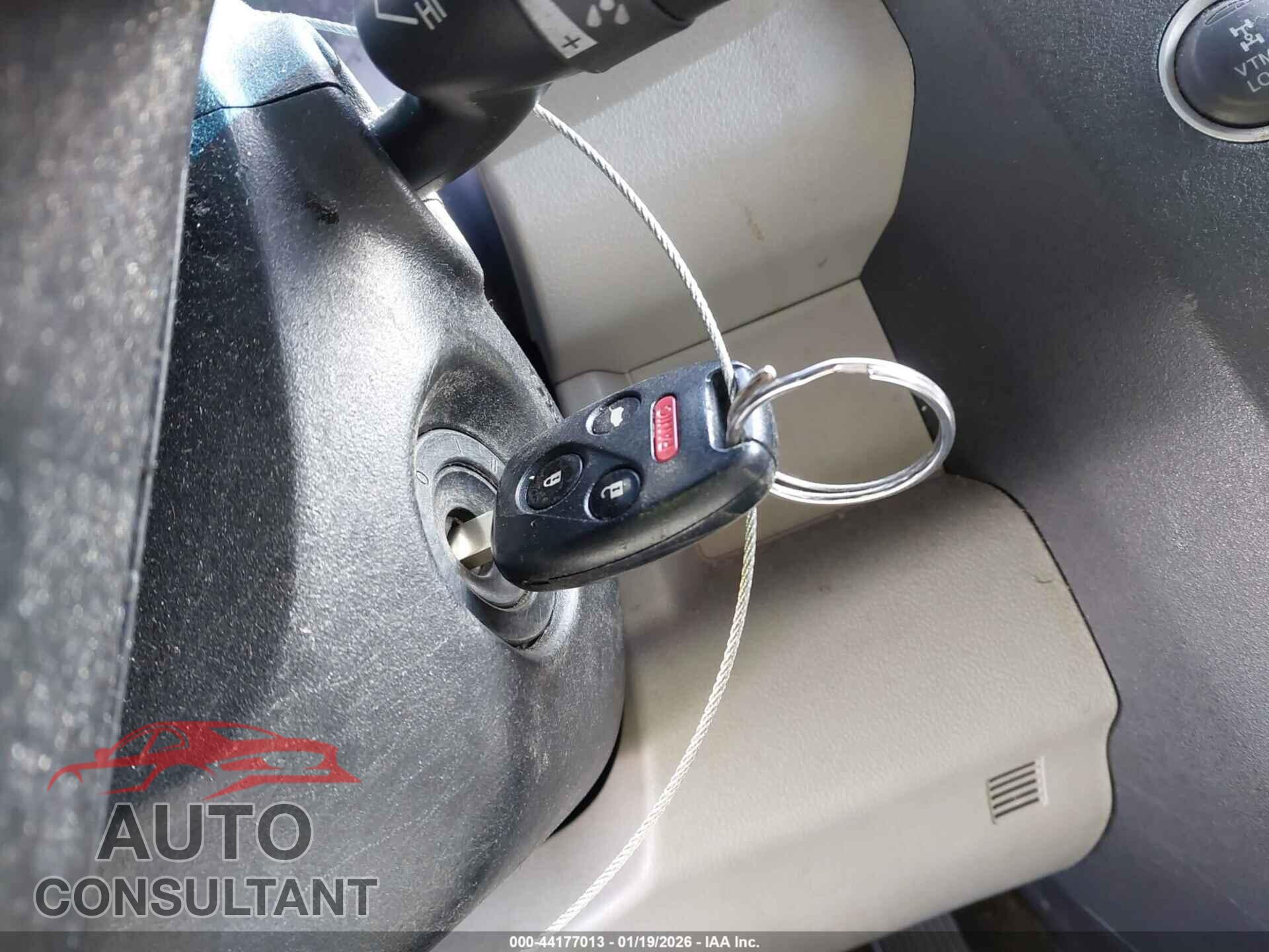 HONDA PILOT 2011 - 5FNYF4H28BB003294