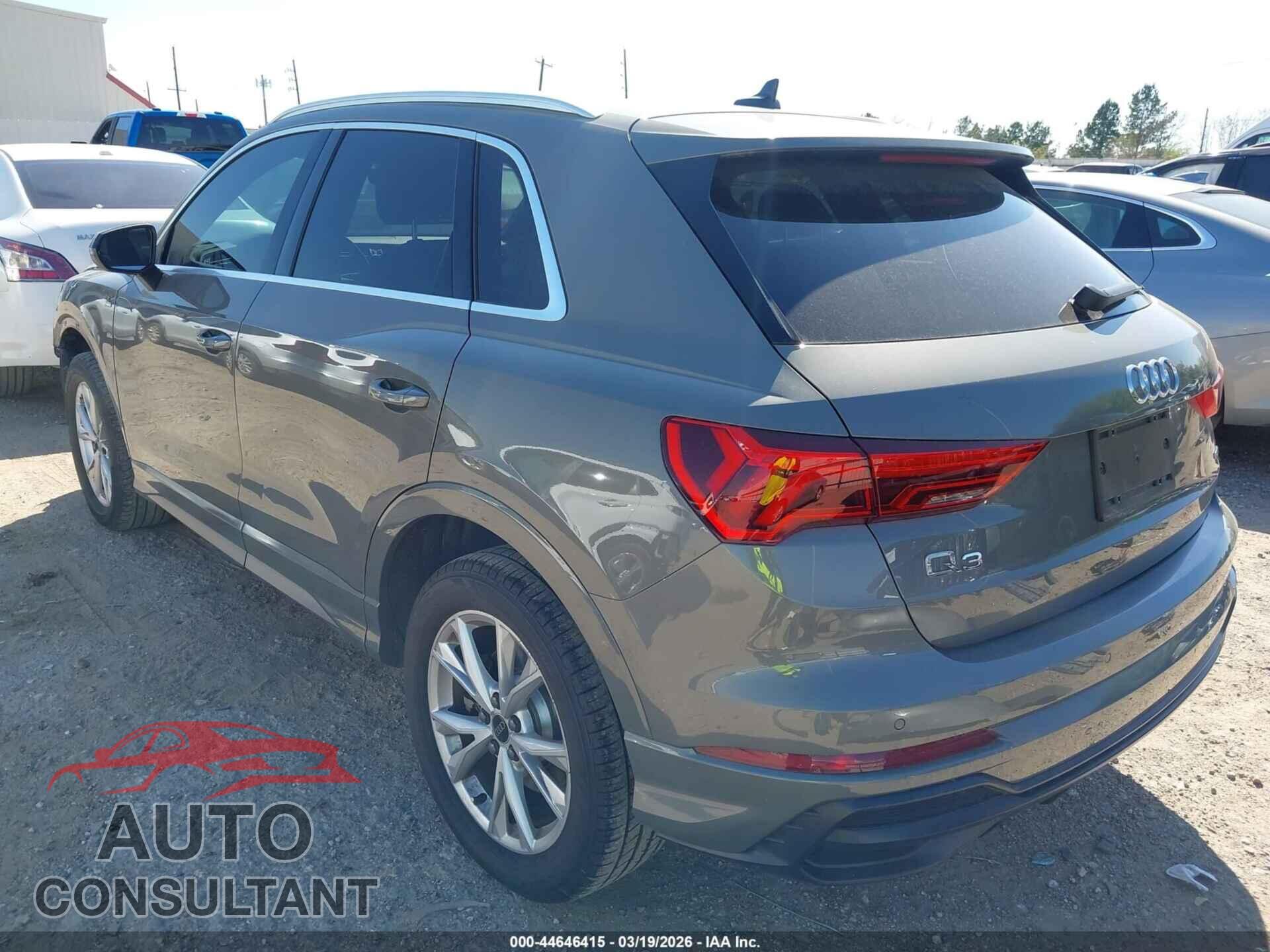 AUDI Q3 2021 - WA1DECF32M1040175