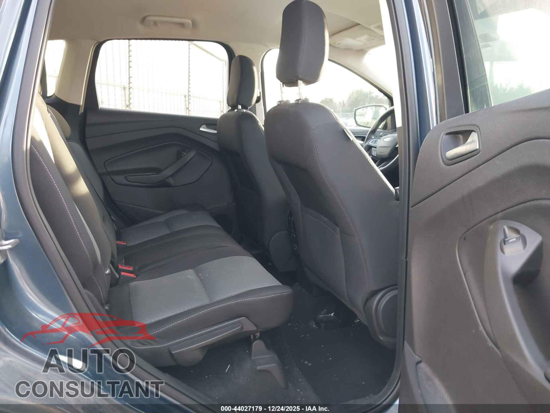 FORD ESCAPE 2018 - 1FMCU0GD4JUC69487