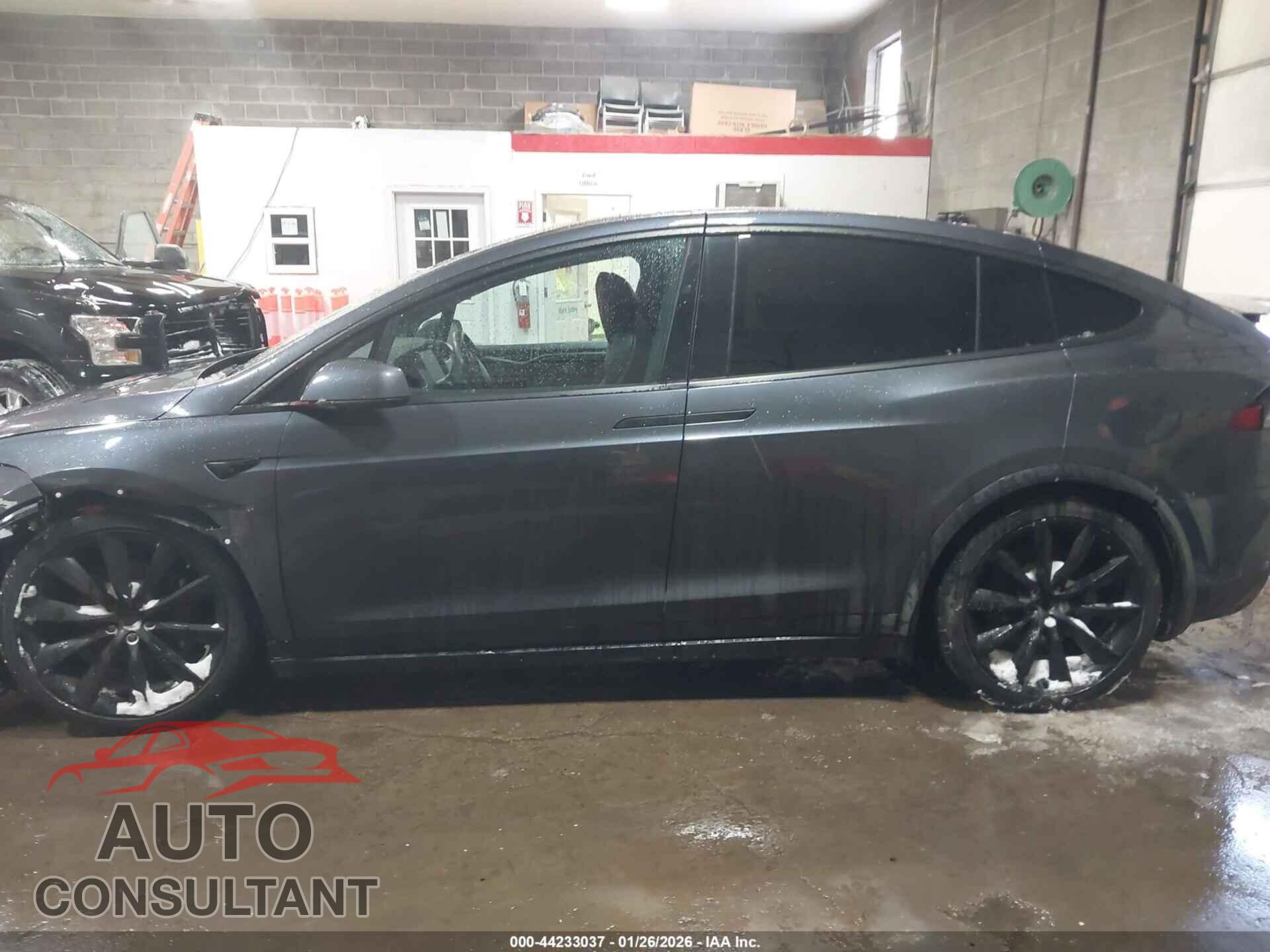 TESLA MODEL X 2018 - 5YJXCAE26JF103125