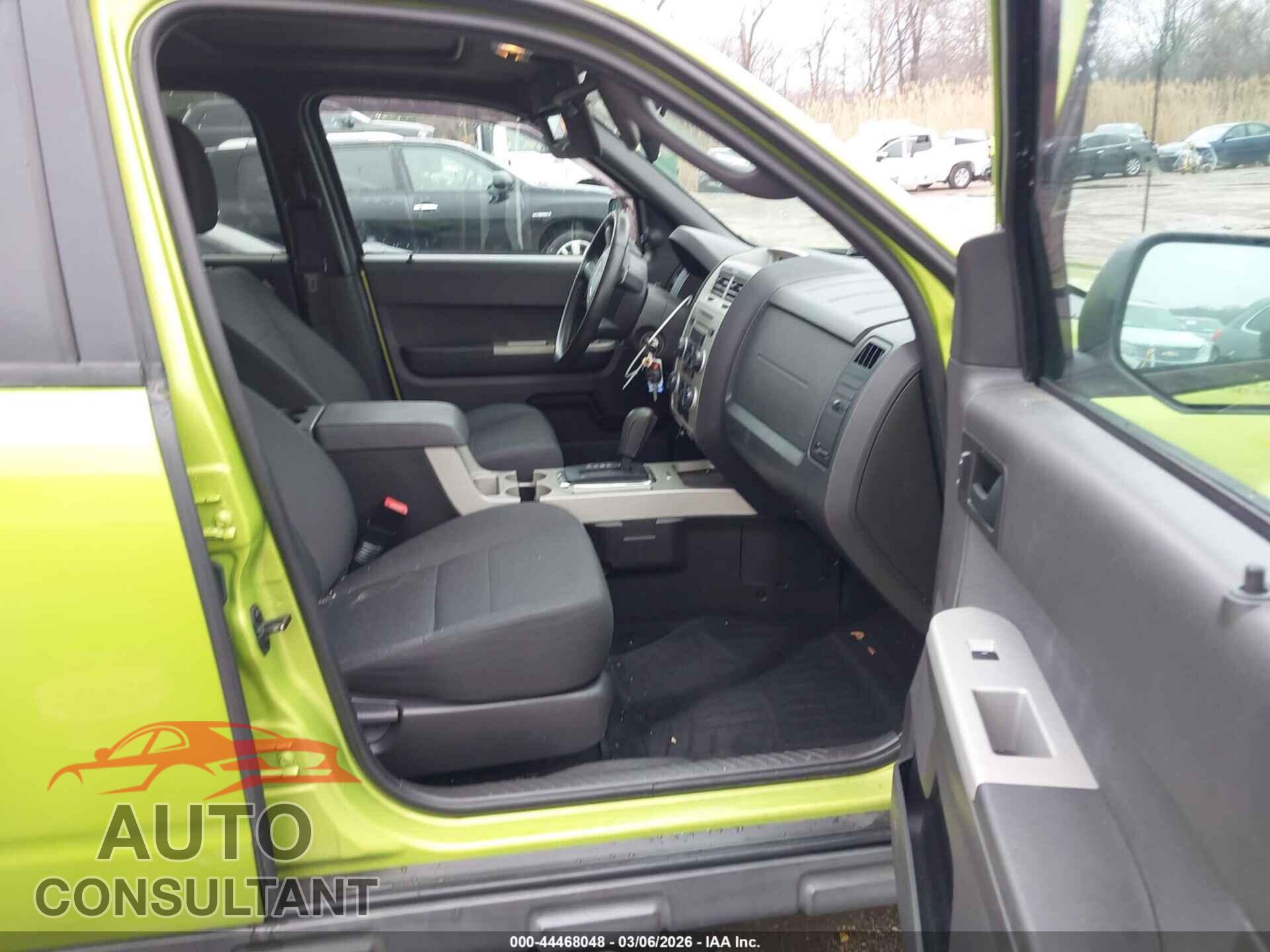 FORD ESCAPE 2011 - 1FMCU0D77BKC01728