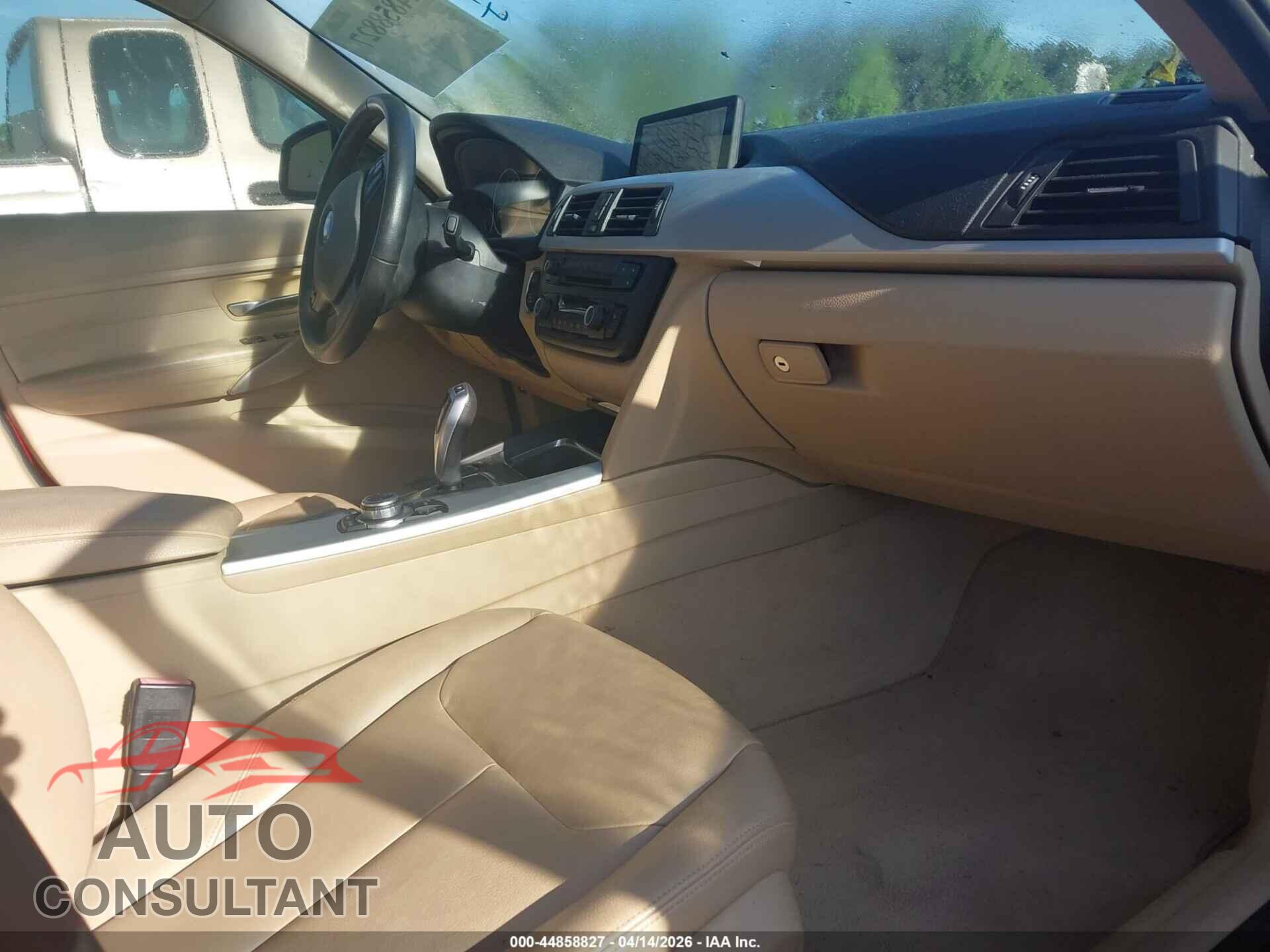 BMW 328I 2013 - WBA3A5G51DNP21331