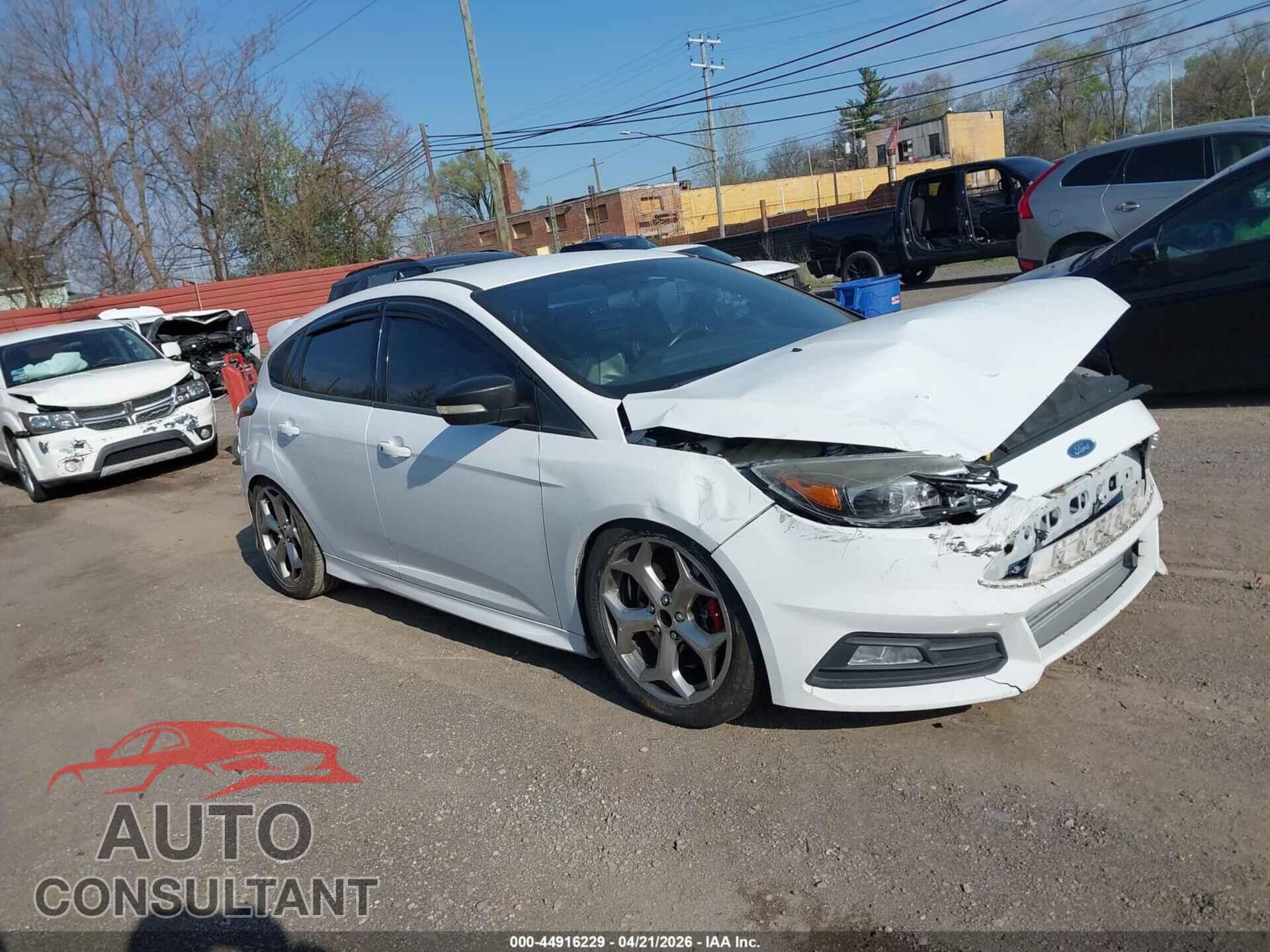 FORD FOCUS ST 2015 - 1FADP3L93FL274363