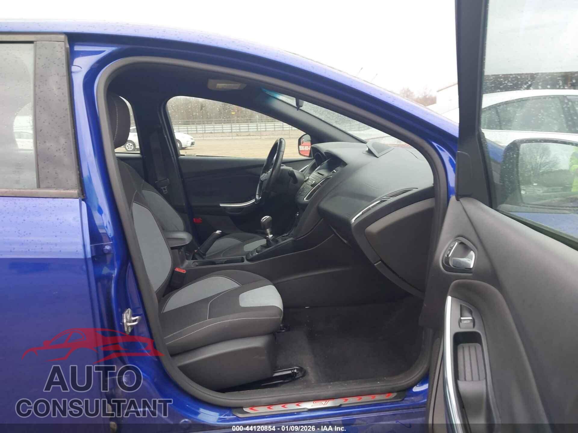 FORD FOCUS ST 2015 - 1FADP3L94FL305541