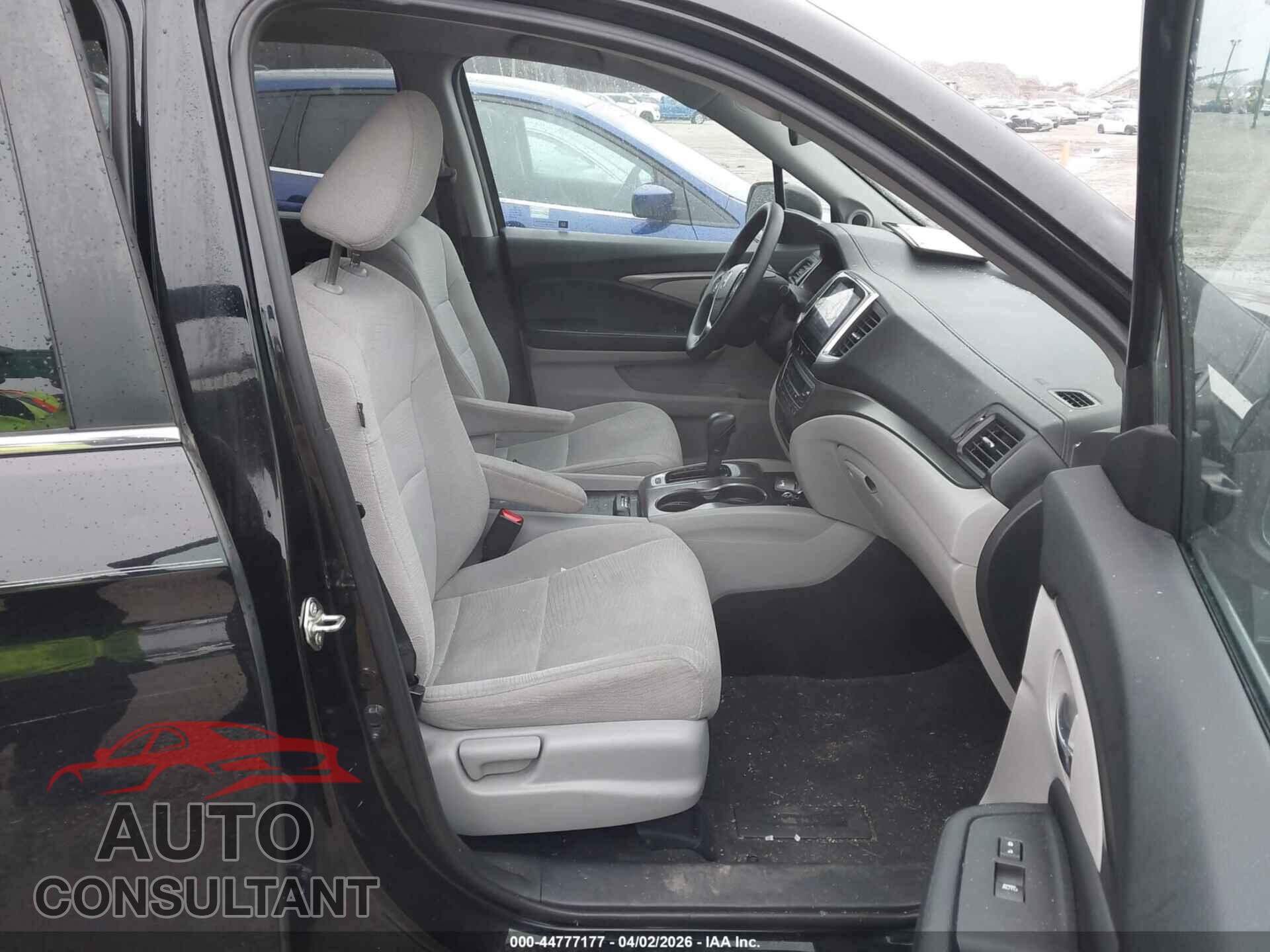 HONDA PILOT 2017 - 5FNYF6H33HB034322