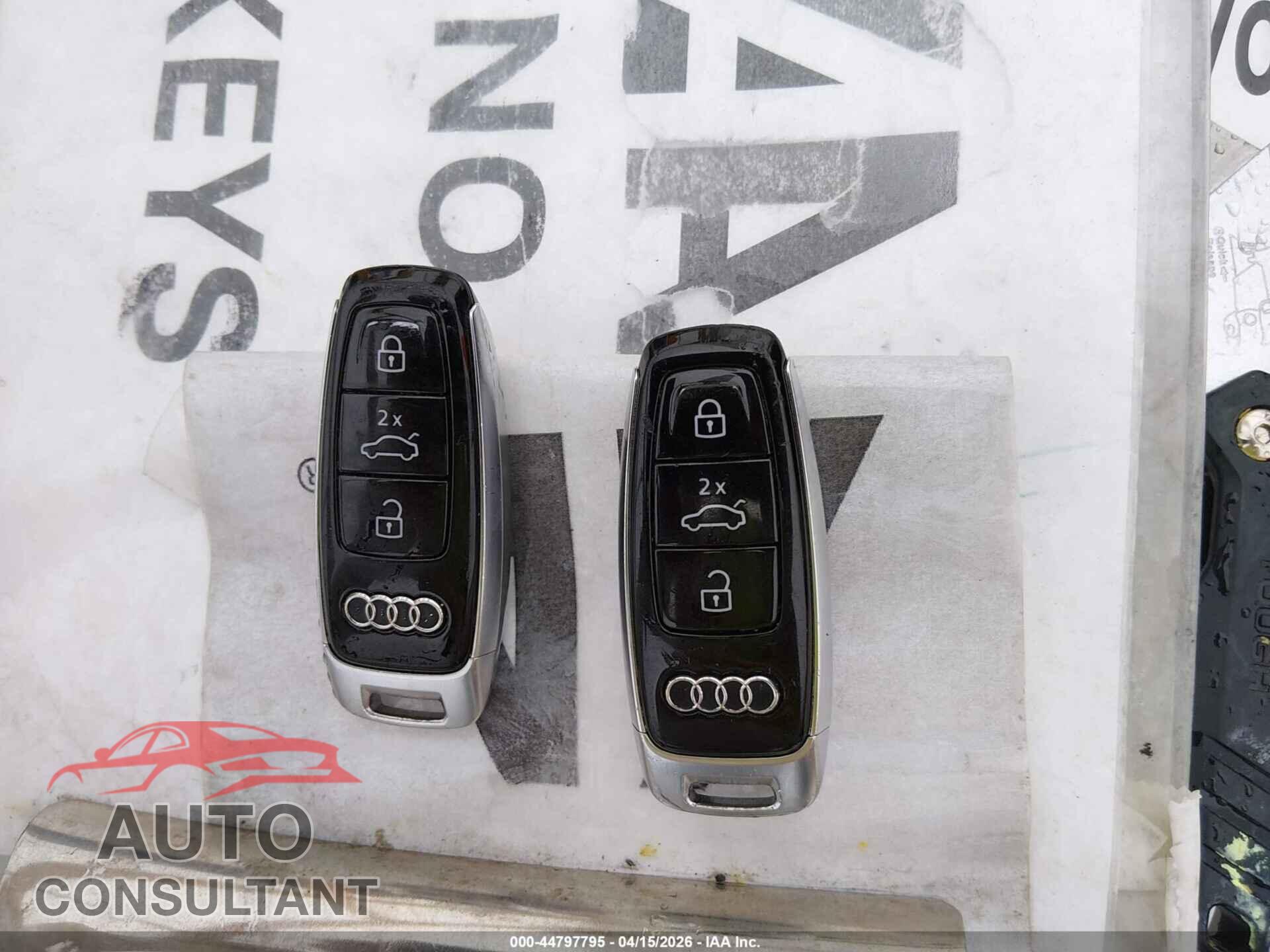 AUDI E-TRON 2019 - WA1LAAGE4KB024336