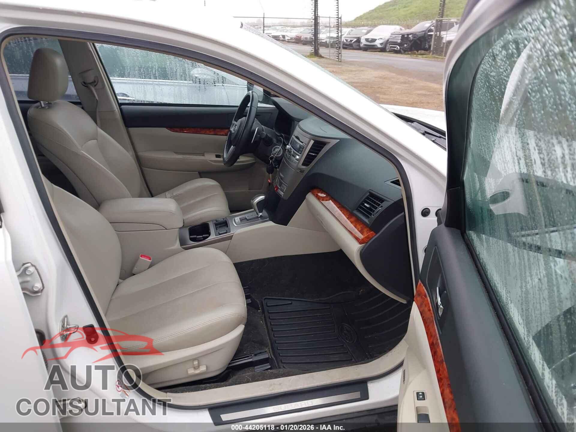 SUBARU OUTBACK 2011 - 4S4BRBKC8B3419261