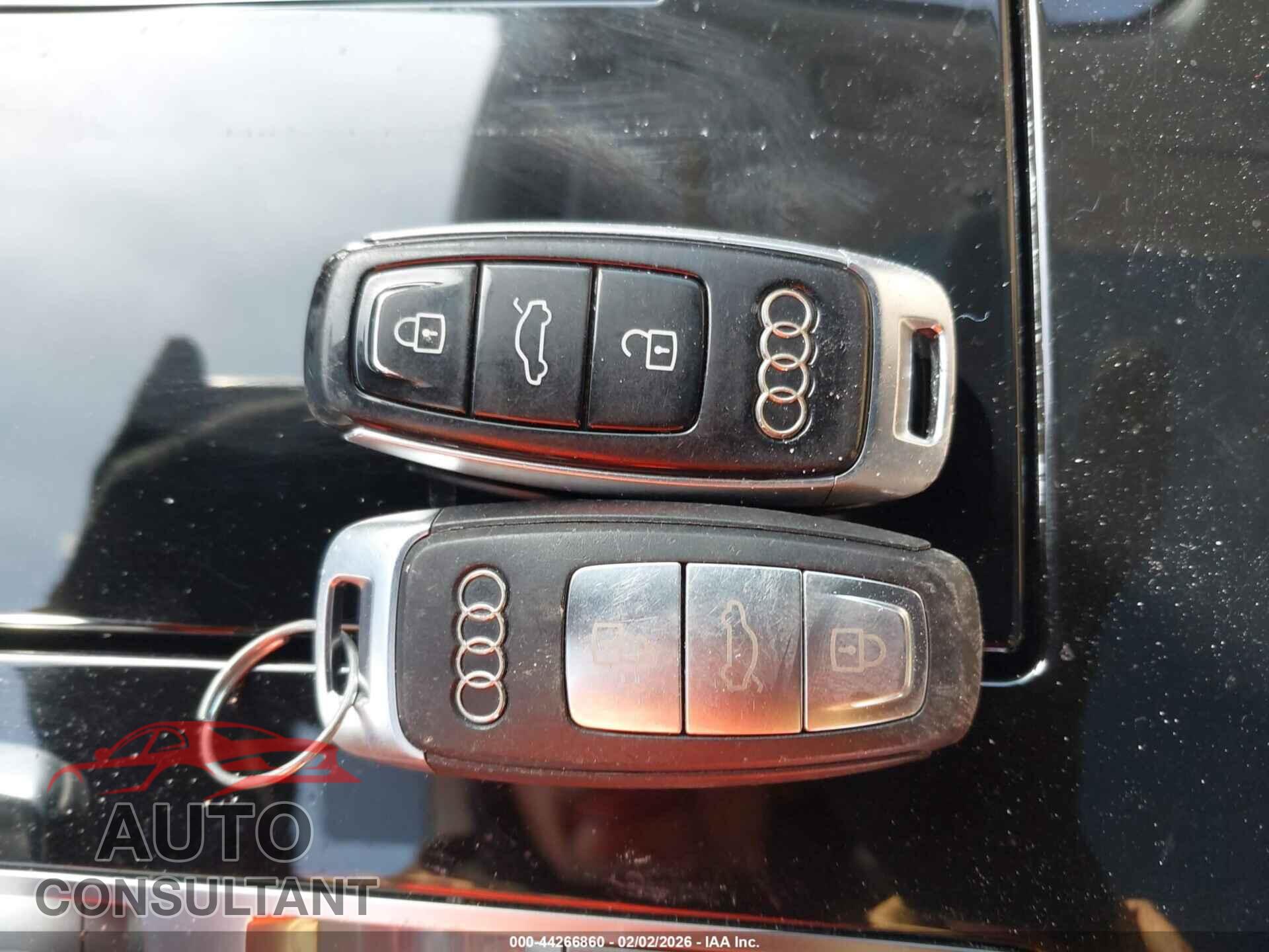 AUDI A8 L 2019 - WAU8DAF80KN005583