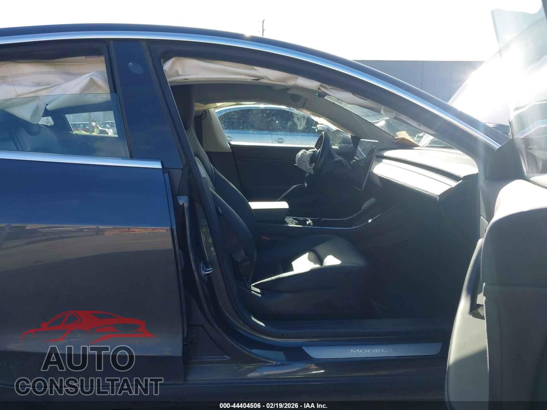 TESLA MODEL 3 2018 - 5YJ3E1EA3JF037682