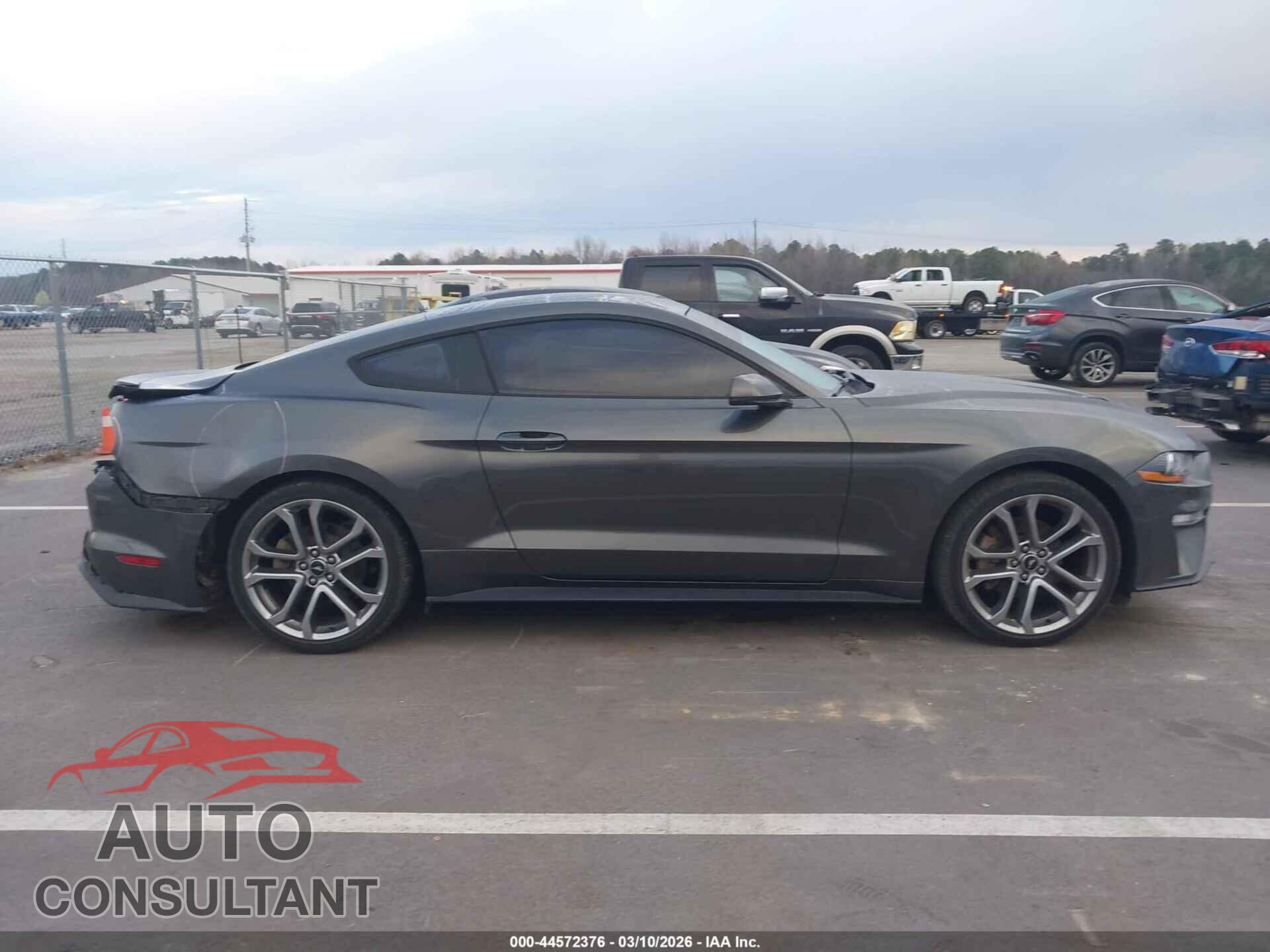FORD MUSTANG 2018 - 1FA6P8TH8J5116871