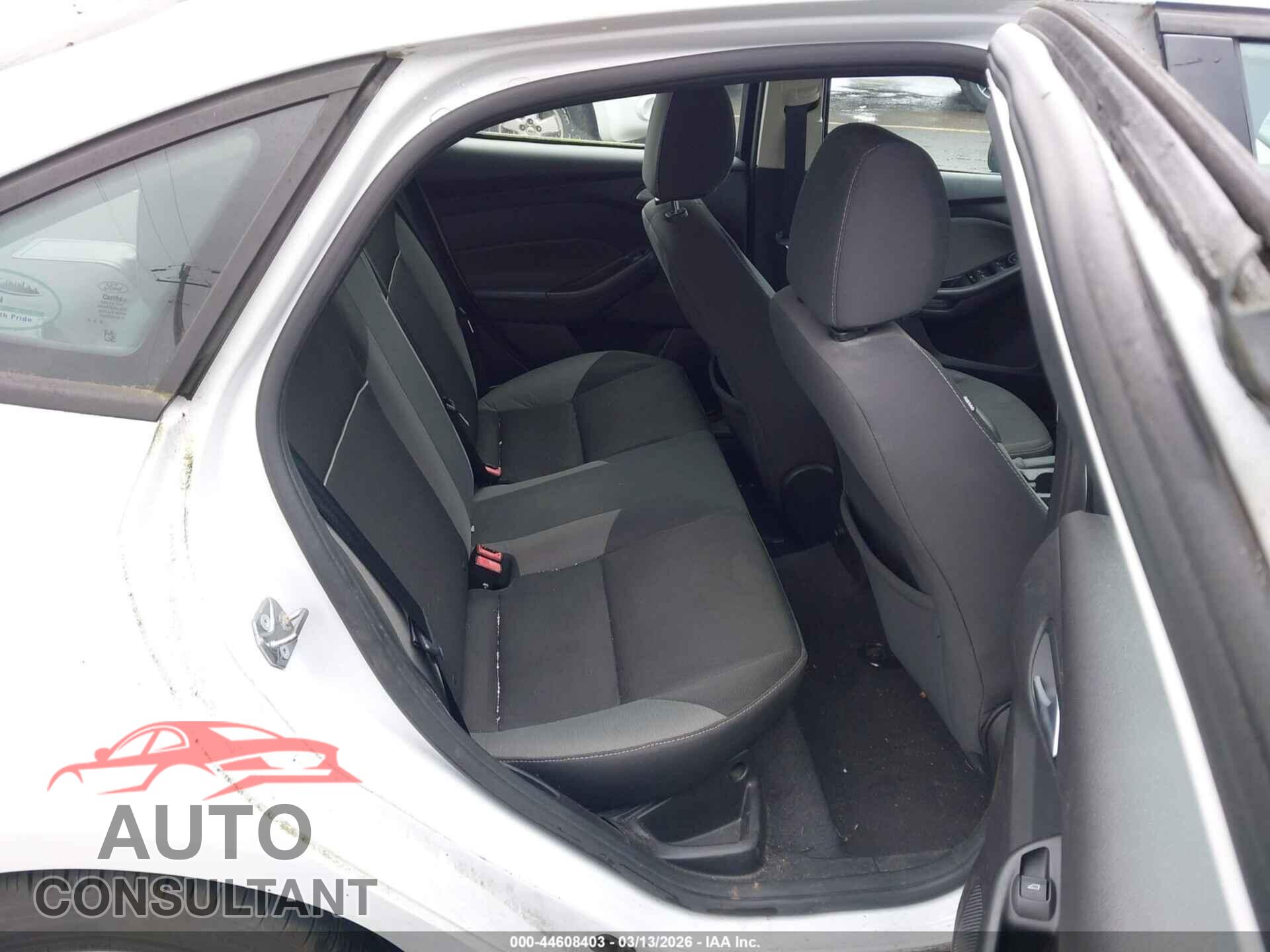 FORD FOCUS 2014 - 1FADP3F2XEL421811