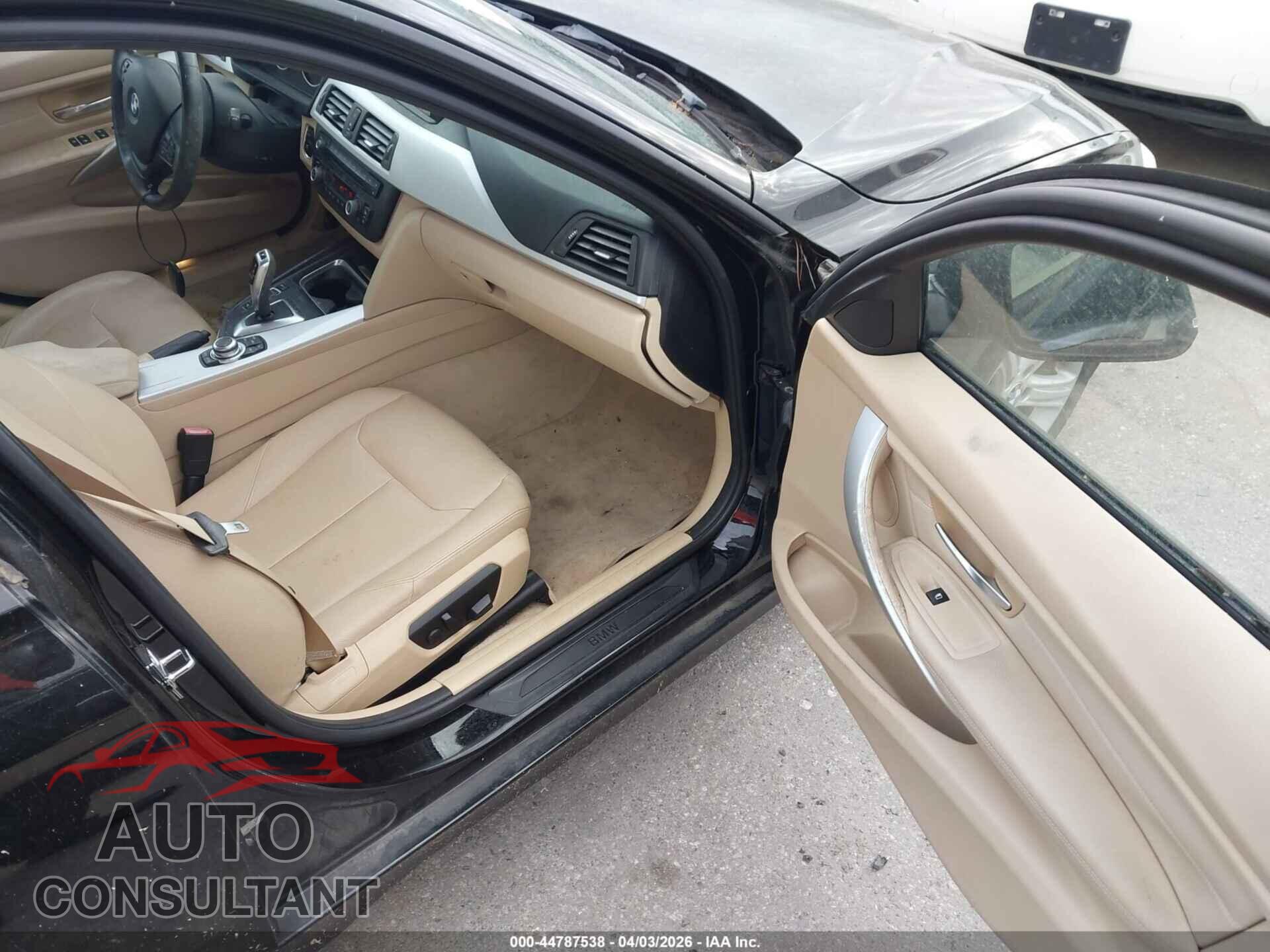 BMW 328I 2012 - WBA3C1C52CF431908