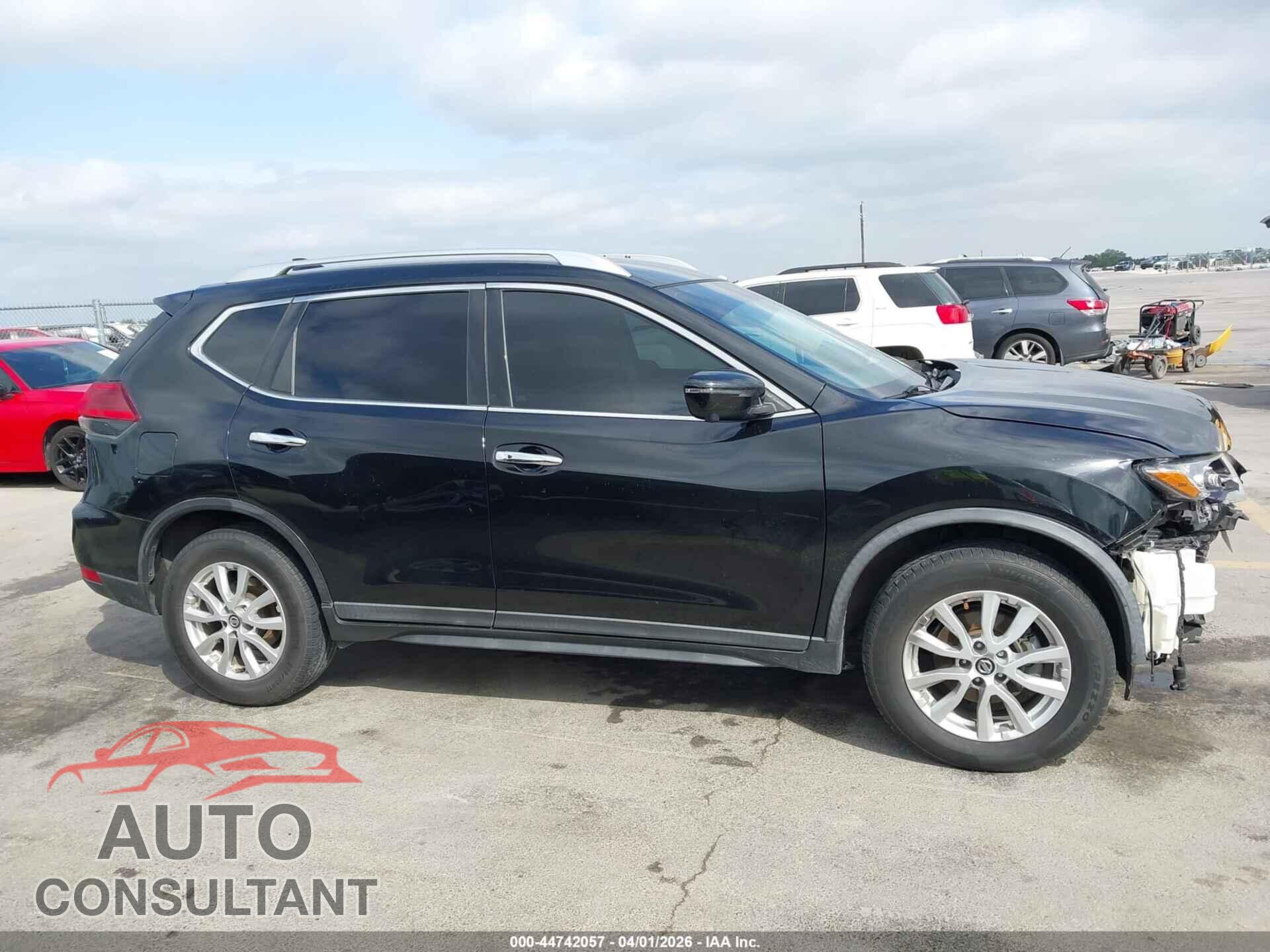 NISSAN ROGUE 2017 - KNMAT2MVXHP616076