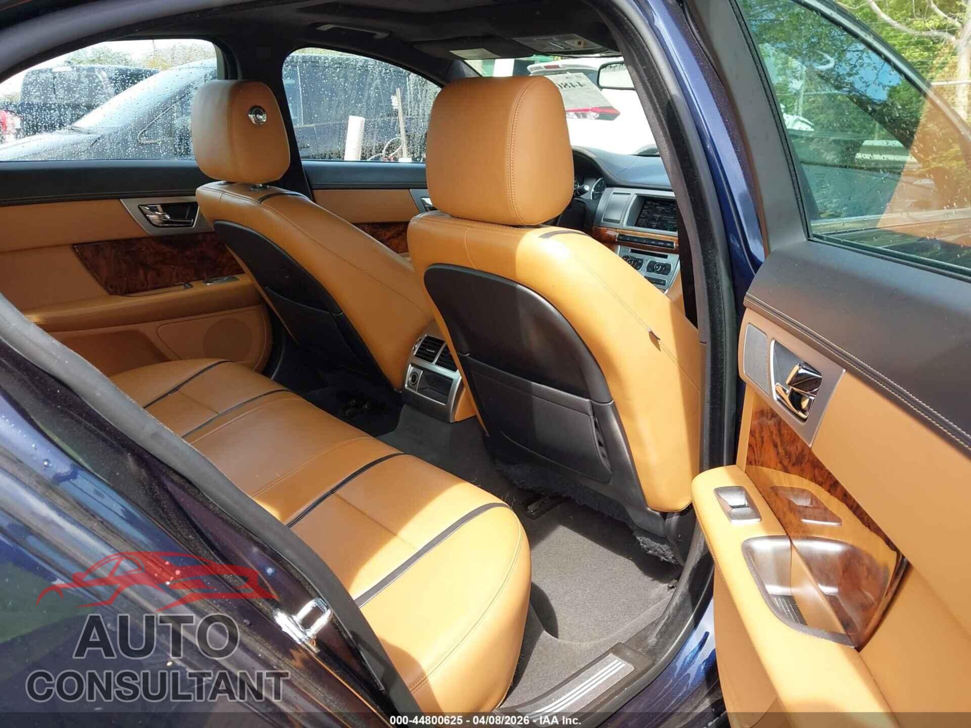 JAGUAR XF 2015 - SAJWJ0FF5F8U67624