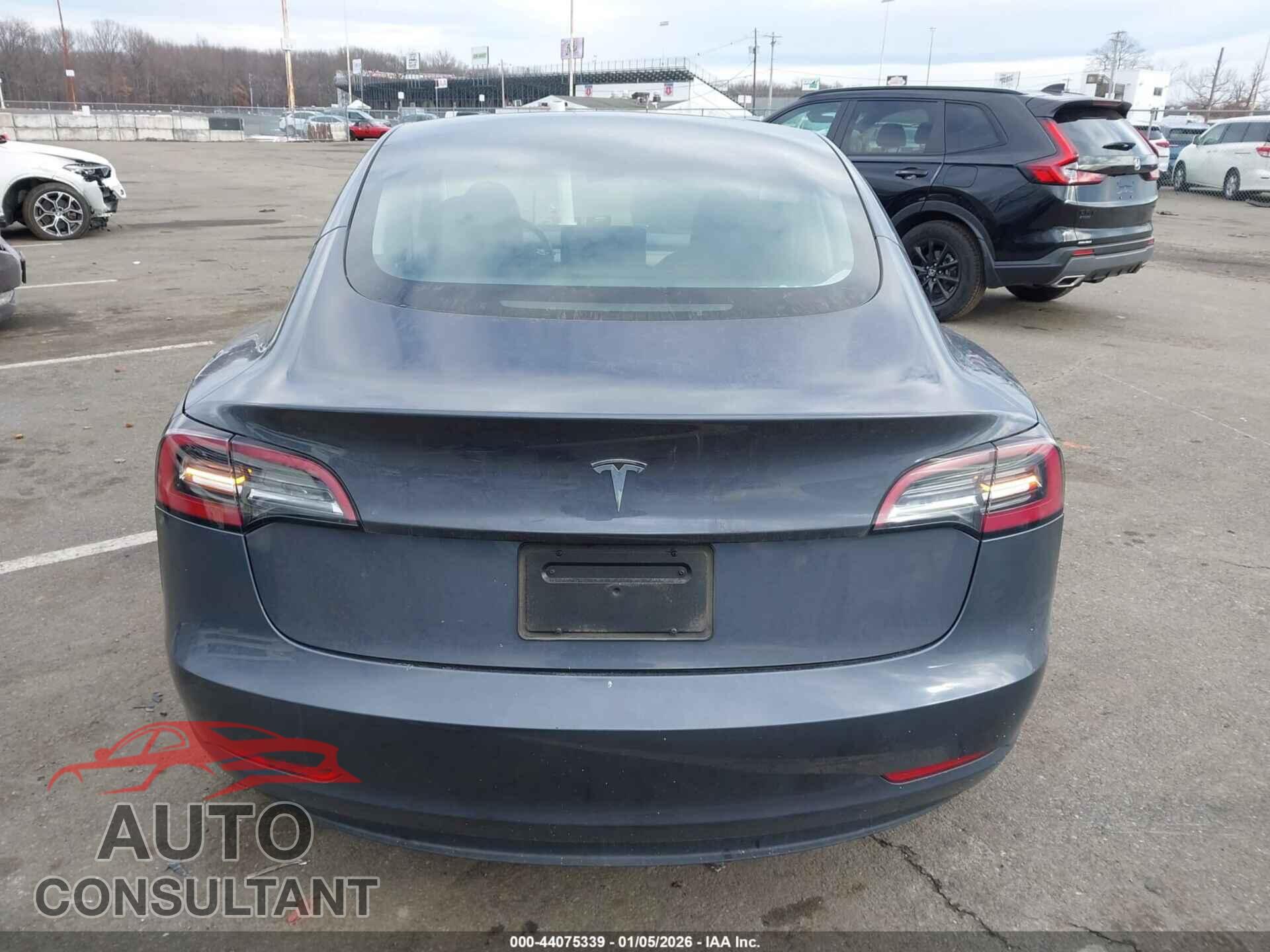 TESLA MODEL 3 2023 - 5YJ3E1EA7PF658643