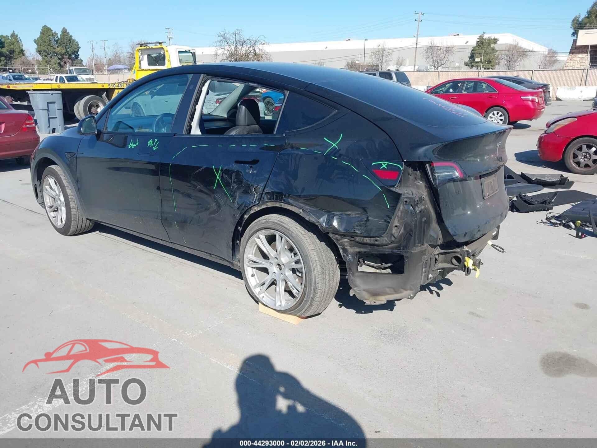 TESLA MODEL Y 2021 - 5YJYGAEEXMF256906