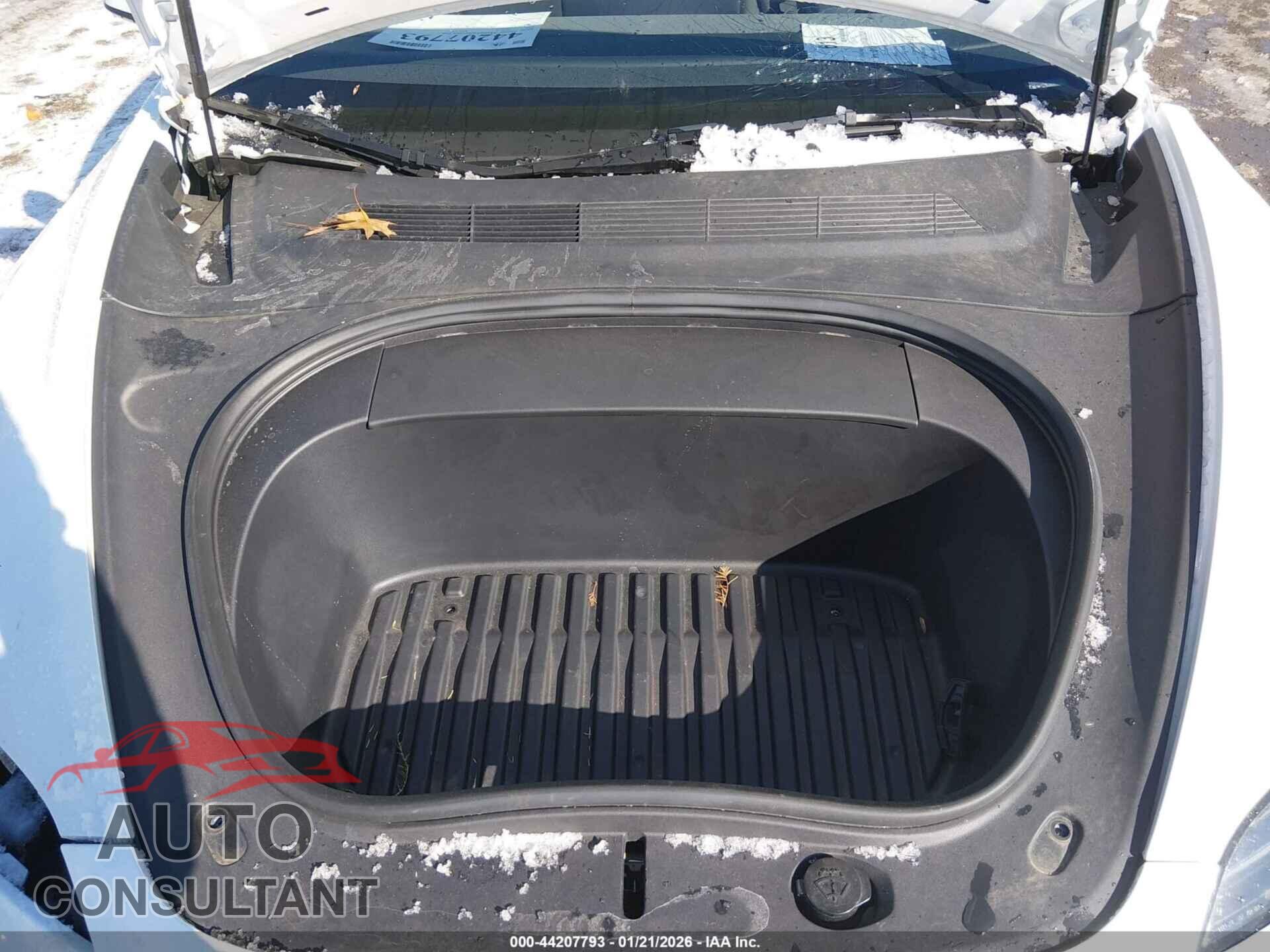 TESLA MODEL 3 2024 - 5YJ3E1EA4RF822675