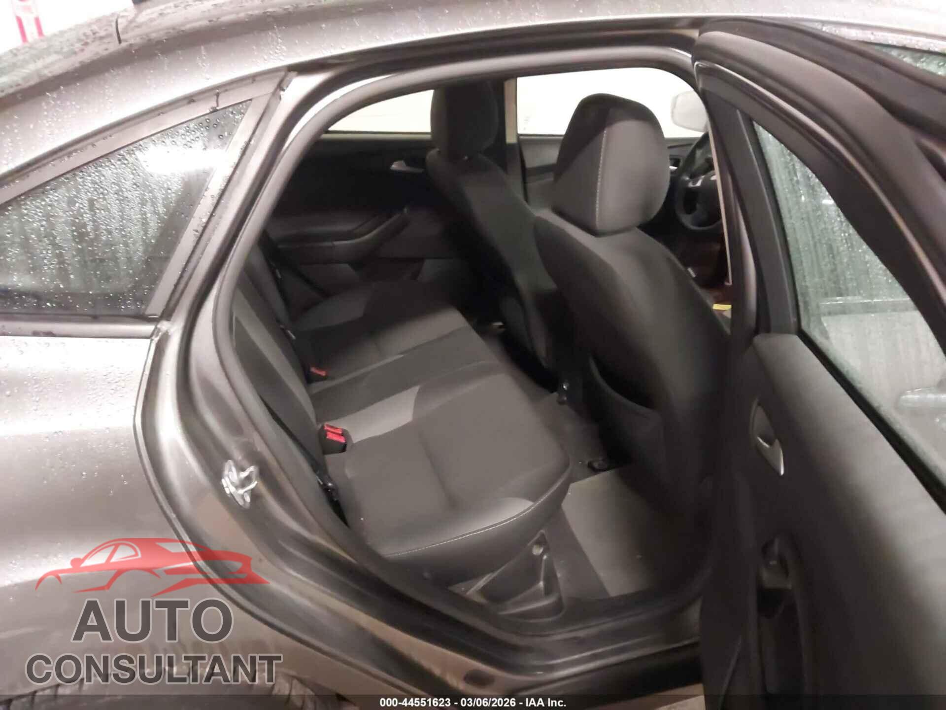 FORD FOCUS 2014 - 1FADP3F25EL390953