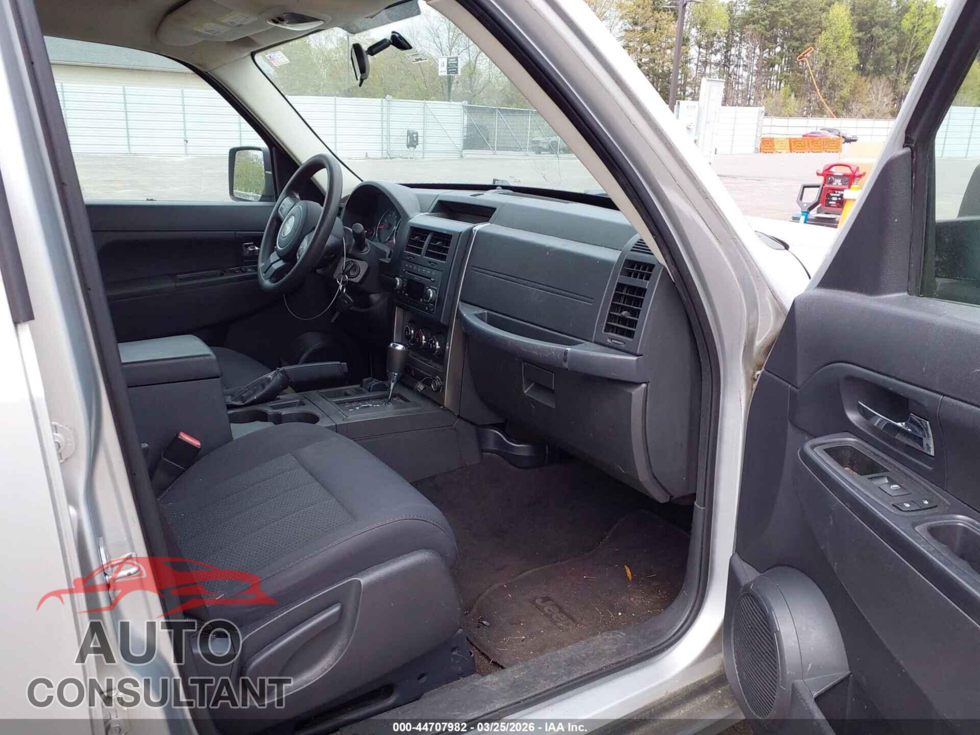 JEEP LIBERTY 2011 - 1J4PN2GK2BW528202