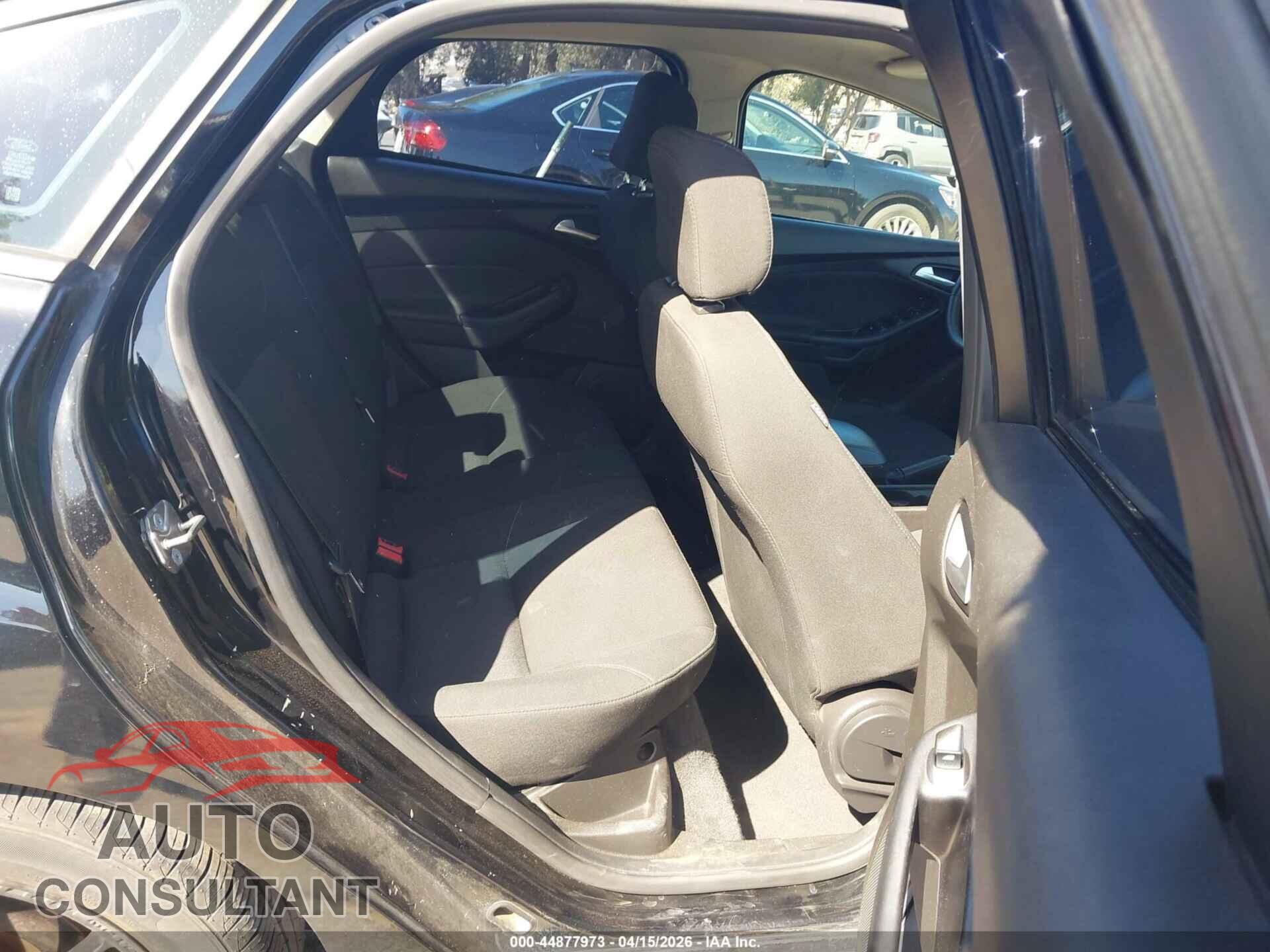 FORD FOCUS 2016 - 1FADP3F22GL268263