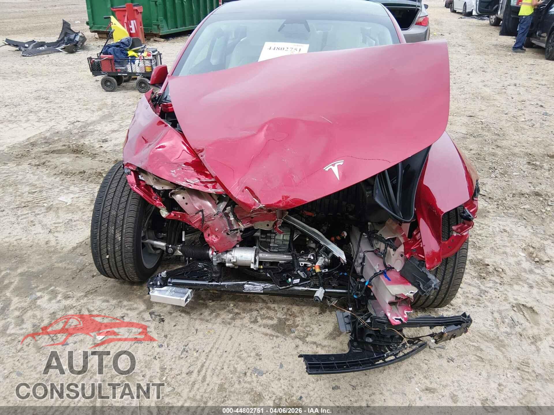 TESLA MODEL 3 2024 - 5YJ3E1EB3RF843249