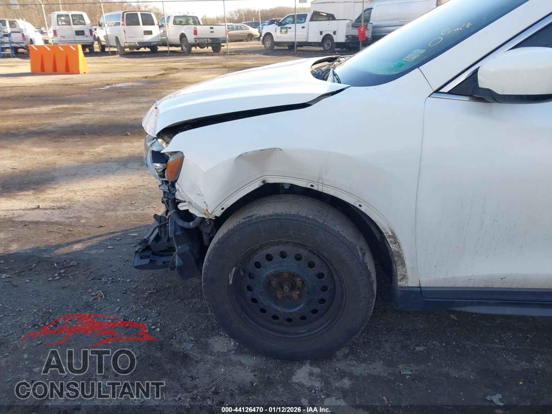 NISSAN ROGUE 2017 - KNMAT2MT2HP558303