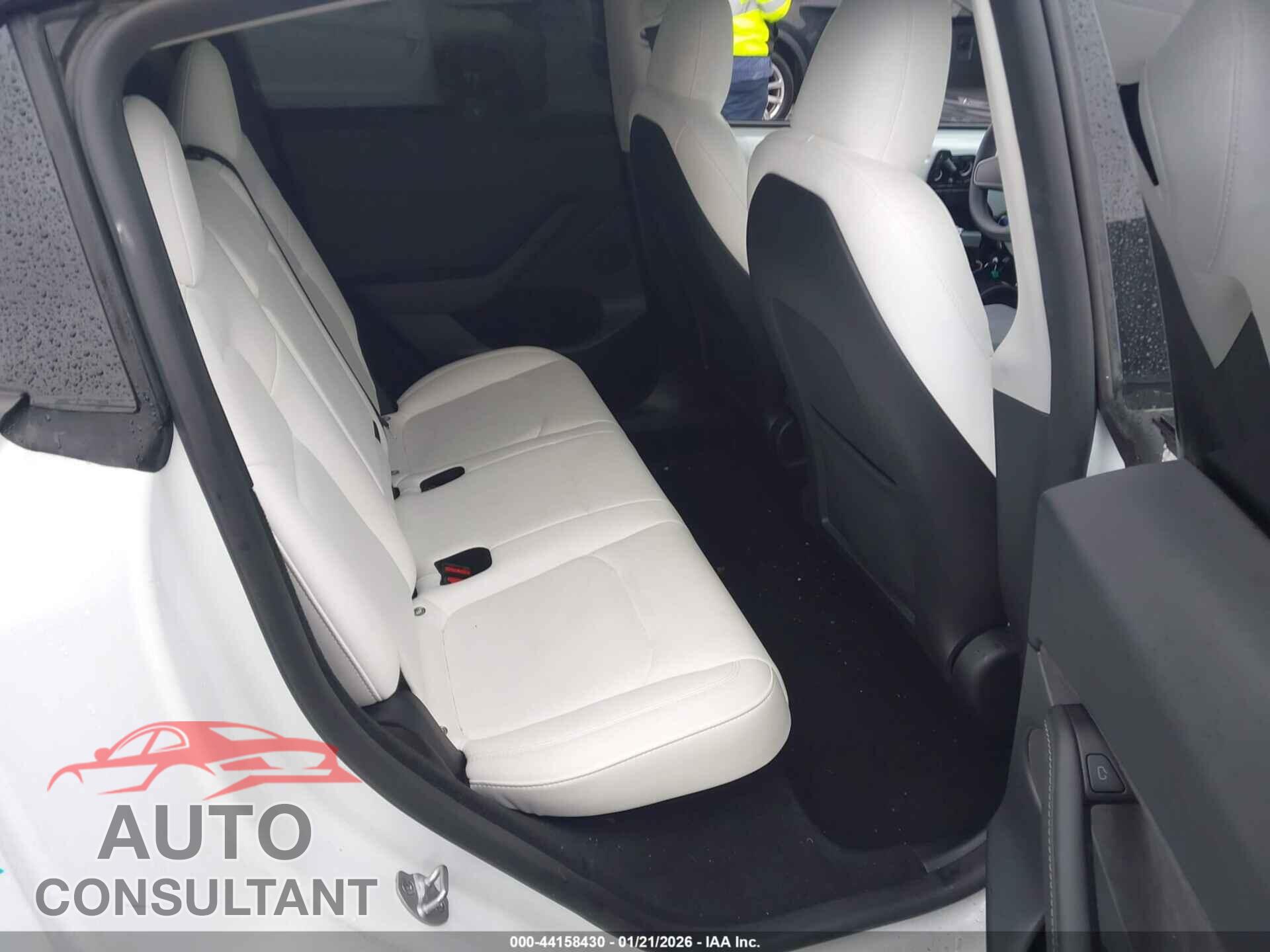 TESLA MODEL Y 2023 - 7SAYGDEF9PF920484
