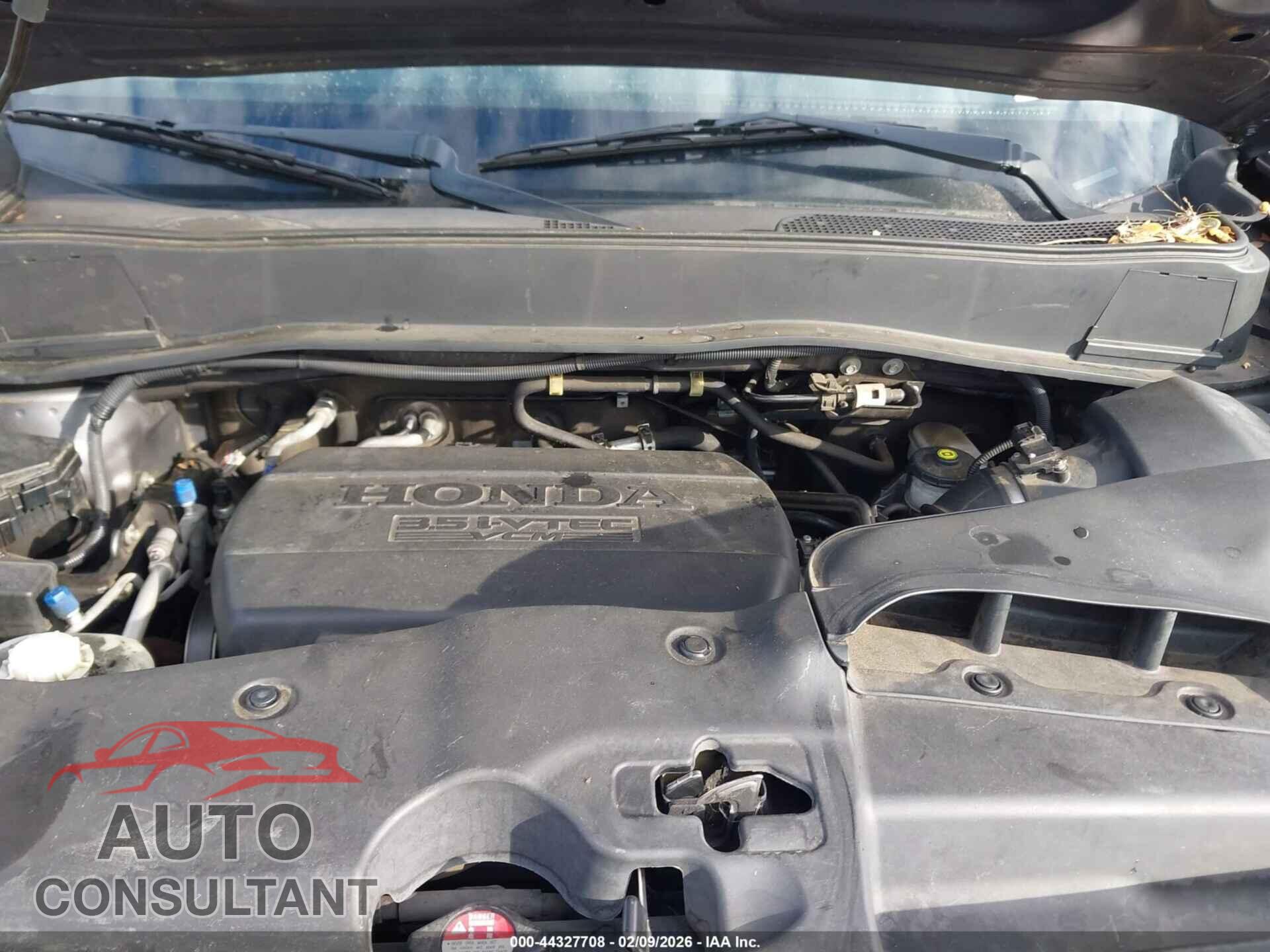 HONDA PILOT 2015 - 5FNYF3H26FB012897