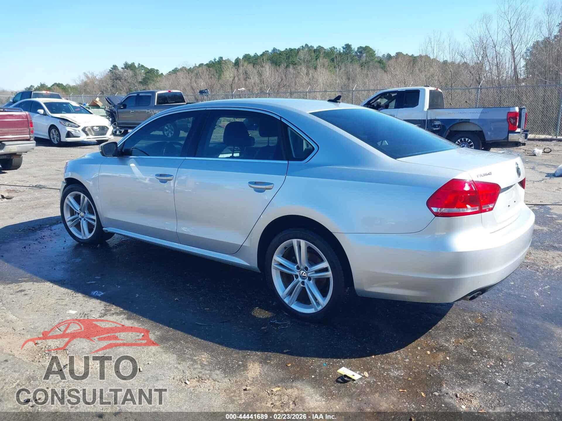 VOLKSWAGEN PASSAT 2015 - 1VWBV7A36FC063748