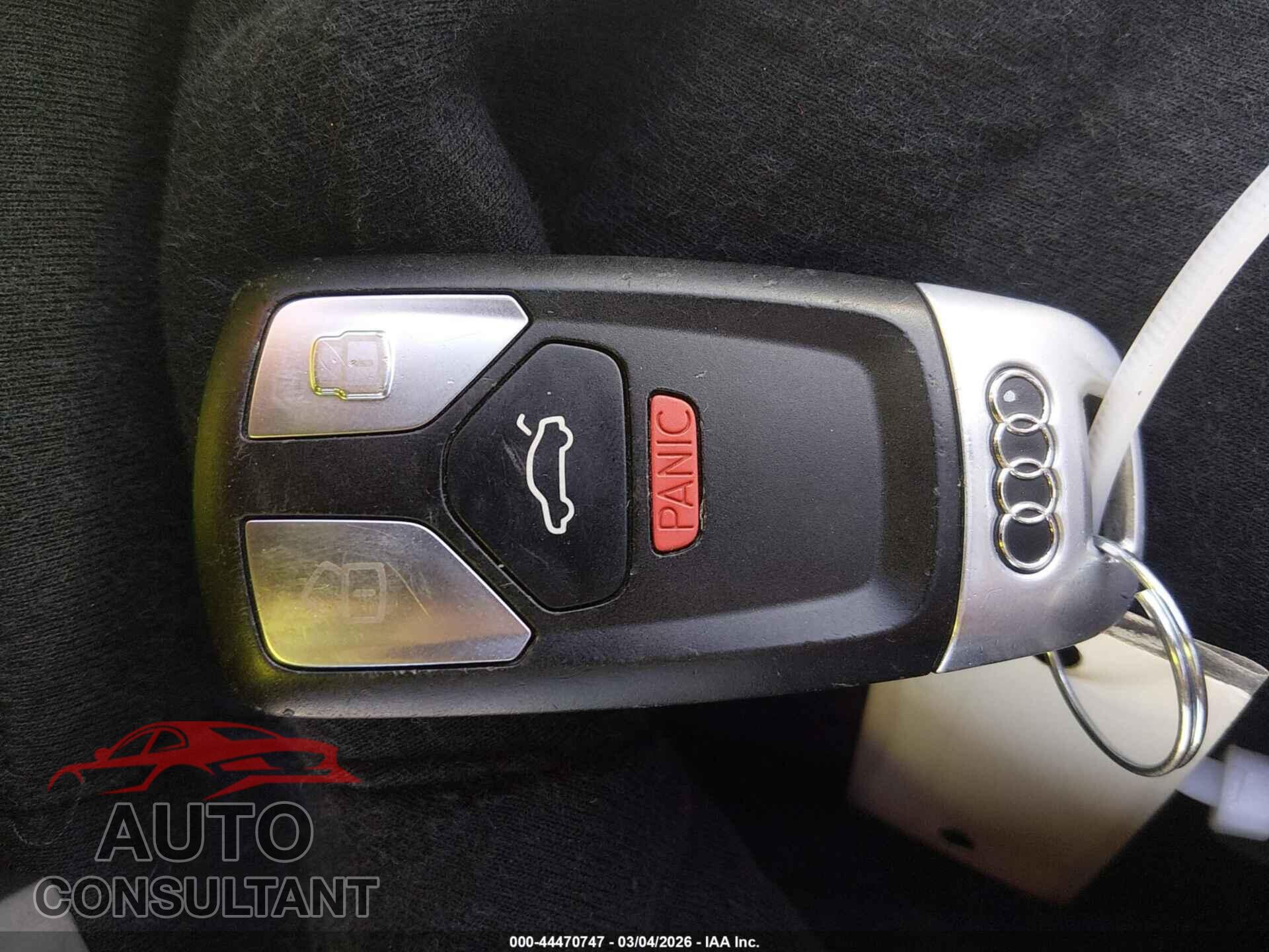 AUDI Q7 2018 - WA1LHAF74JD054857