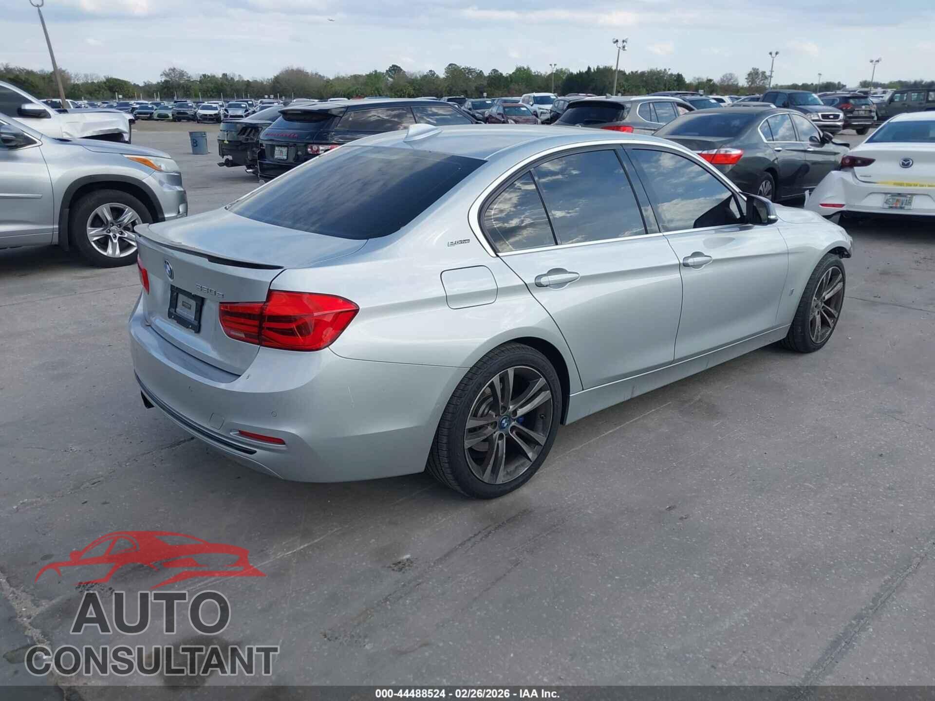 BMW 330E 2017 - WBA8E1C54HK895085