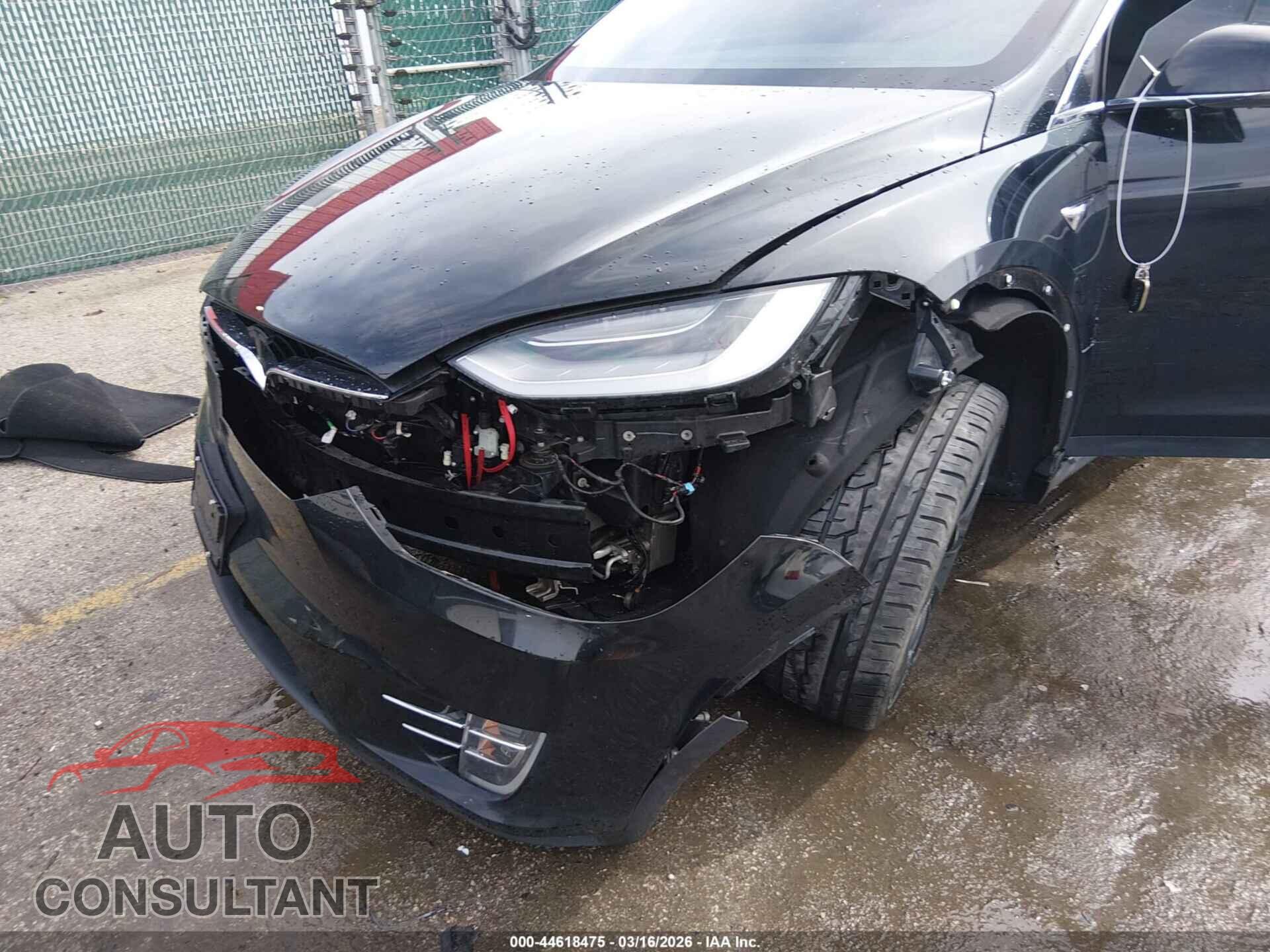 TESLA MODEL X 2020 - 5YJXCAE26LF248281