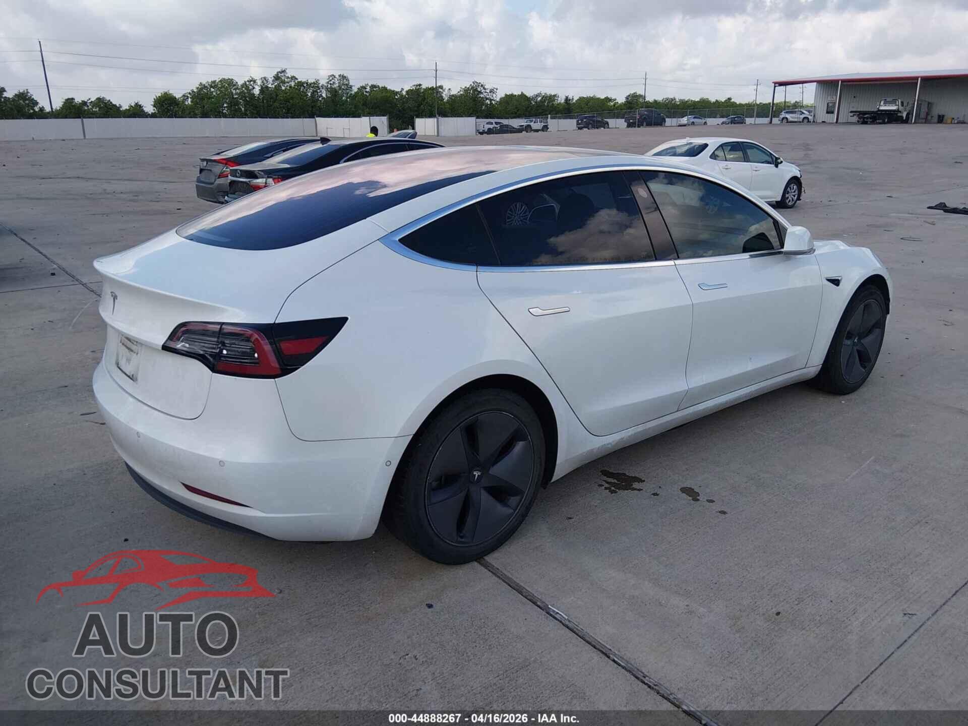 TESLA MODEL 3 2018 - 5YJ3E1EA1JF035221