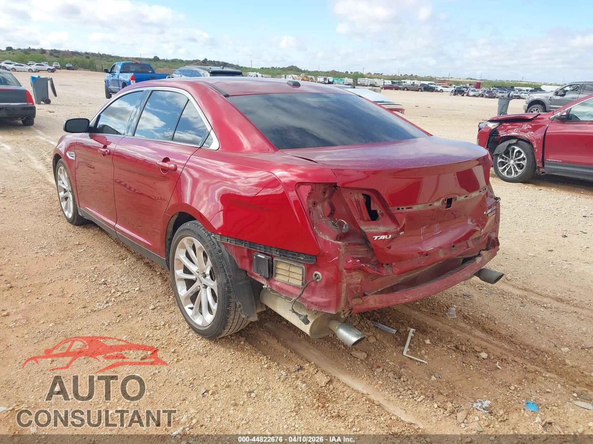 FORD TAURUS 2018 - 1FAHP2F84JG135679