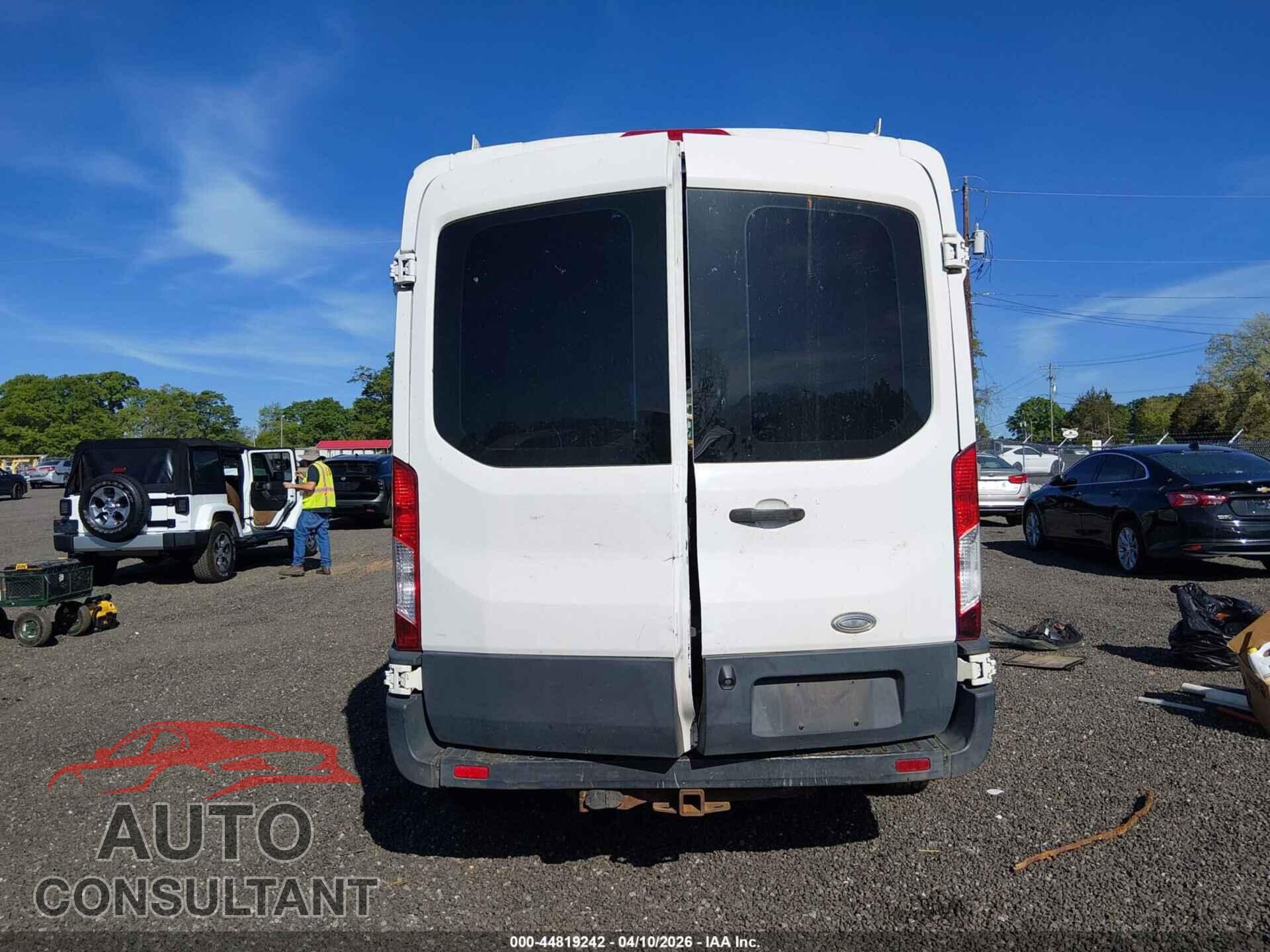 FORD TRANSIT-250 2015 - 1FTNR1CM0FKA52175