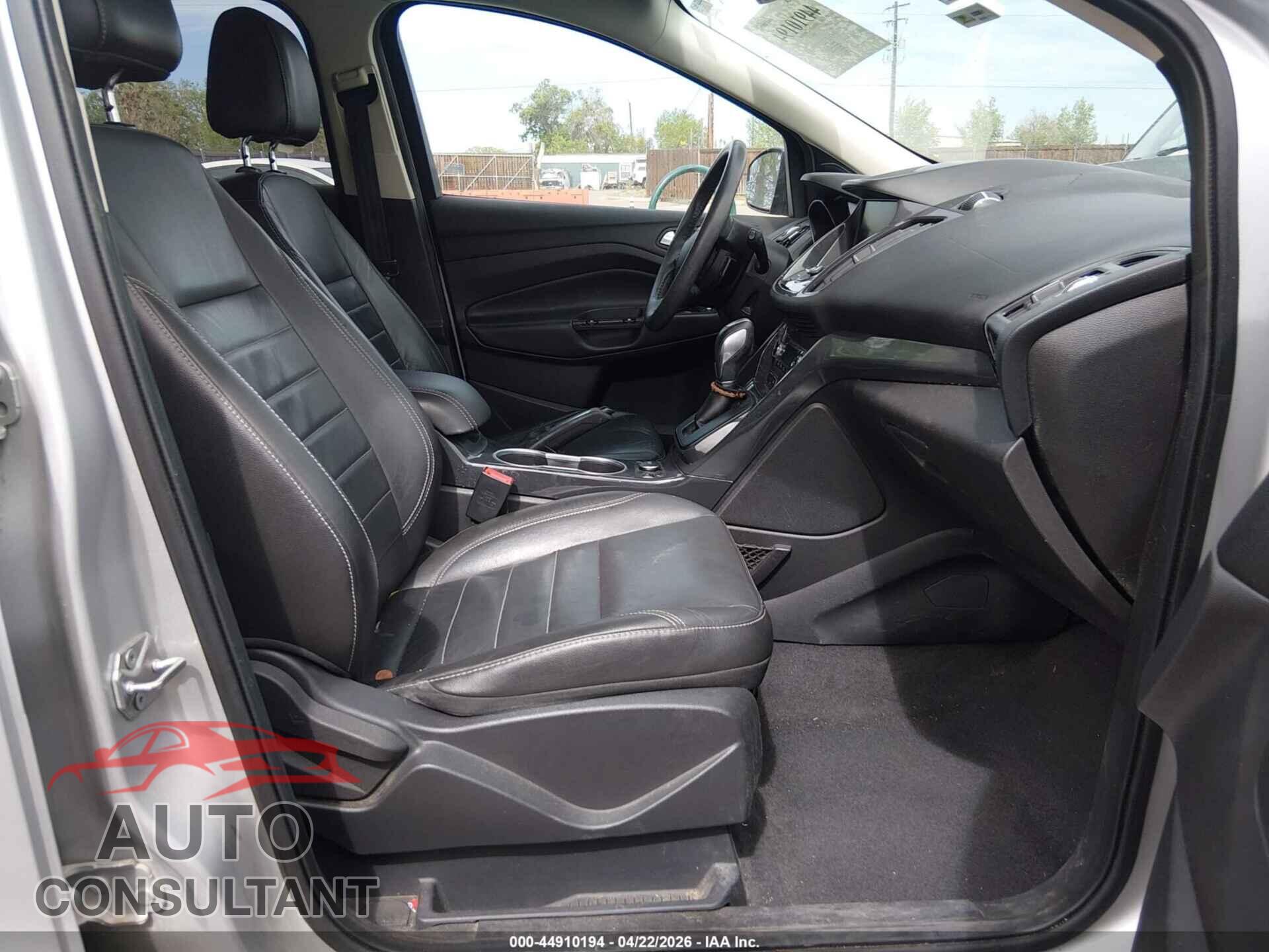 FORD ESCAPE 2014 - 1FMCU0JX4EUE00197