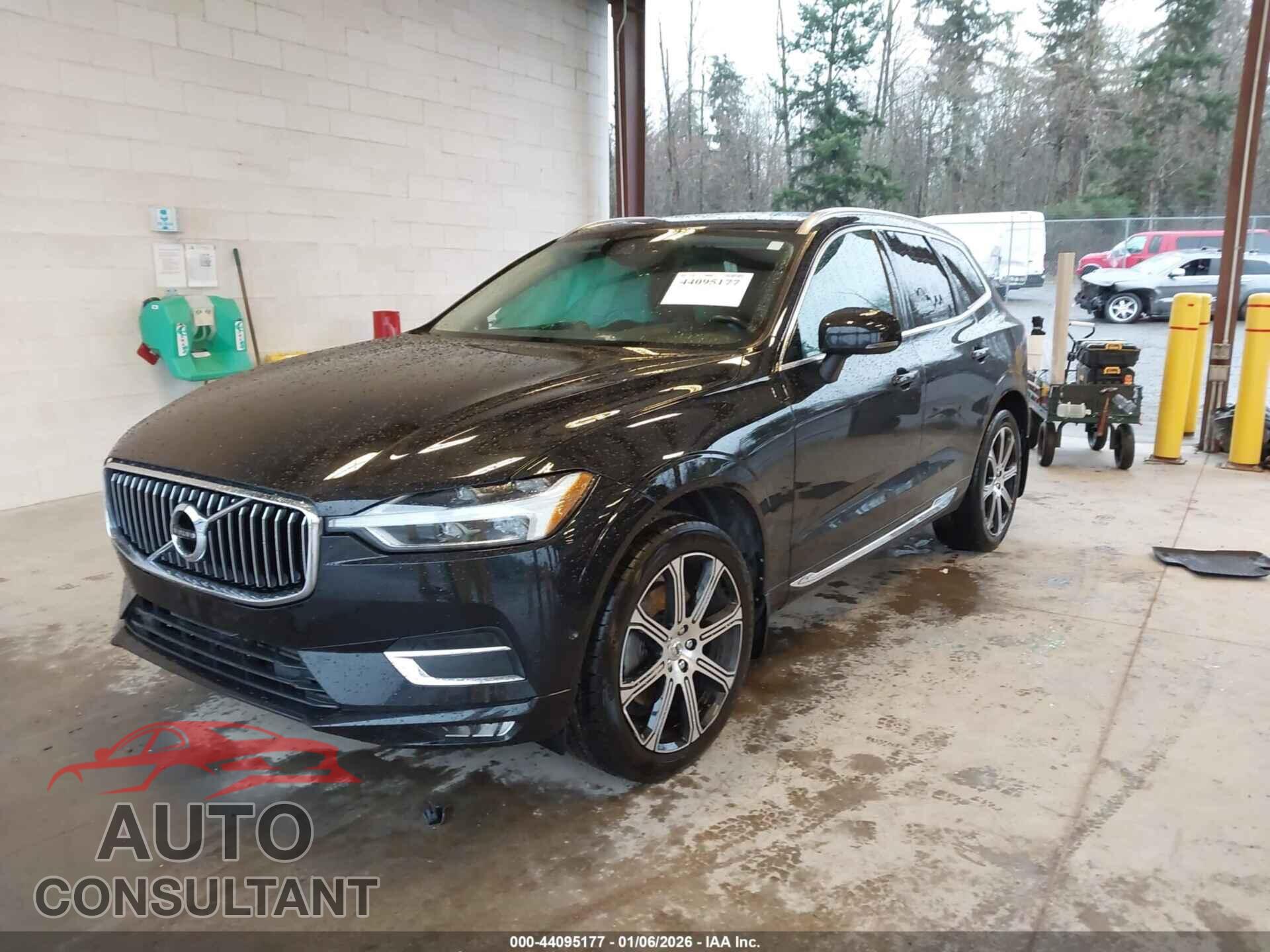 VOLVO XC60 2018 - YV4A22RLXJ1036701