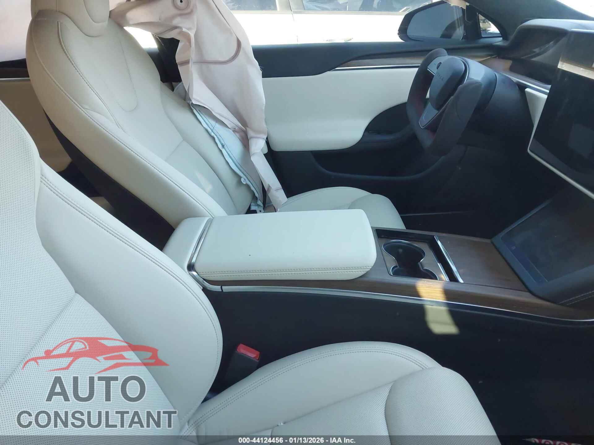 TESLA MODEL S 2022 - 5YJSA1E57NF486153