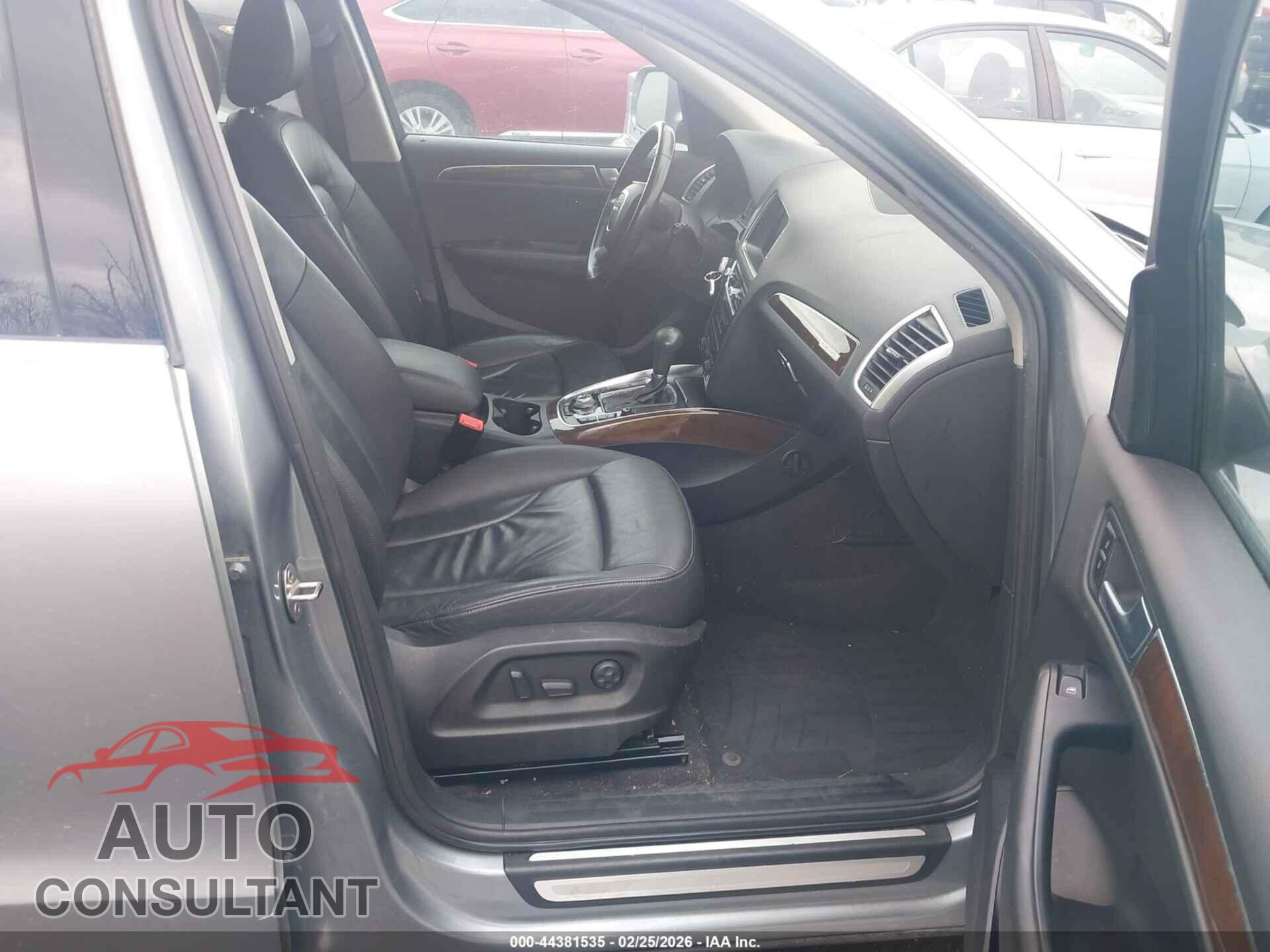 AUDI Q5 2011 - WA1LFAFP8BA005007