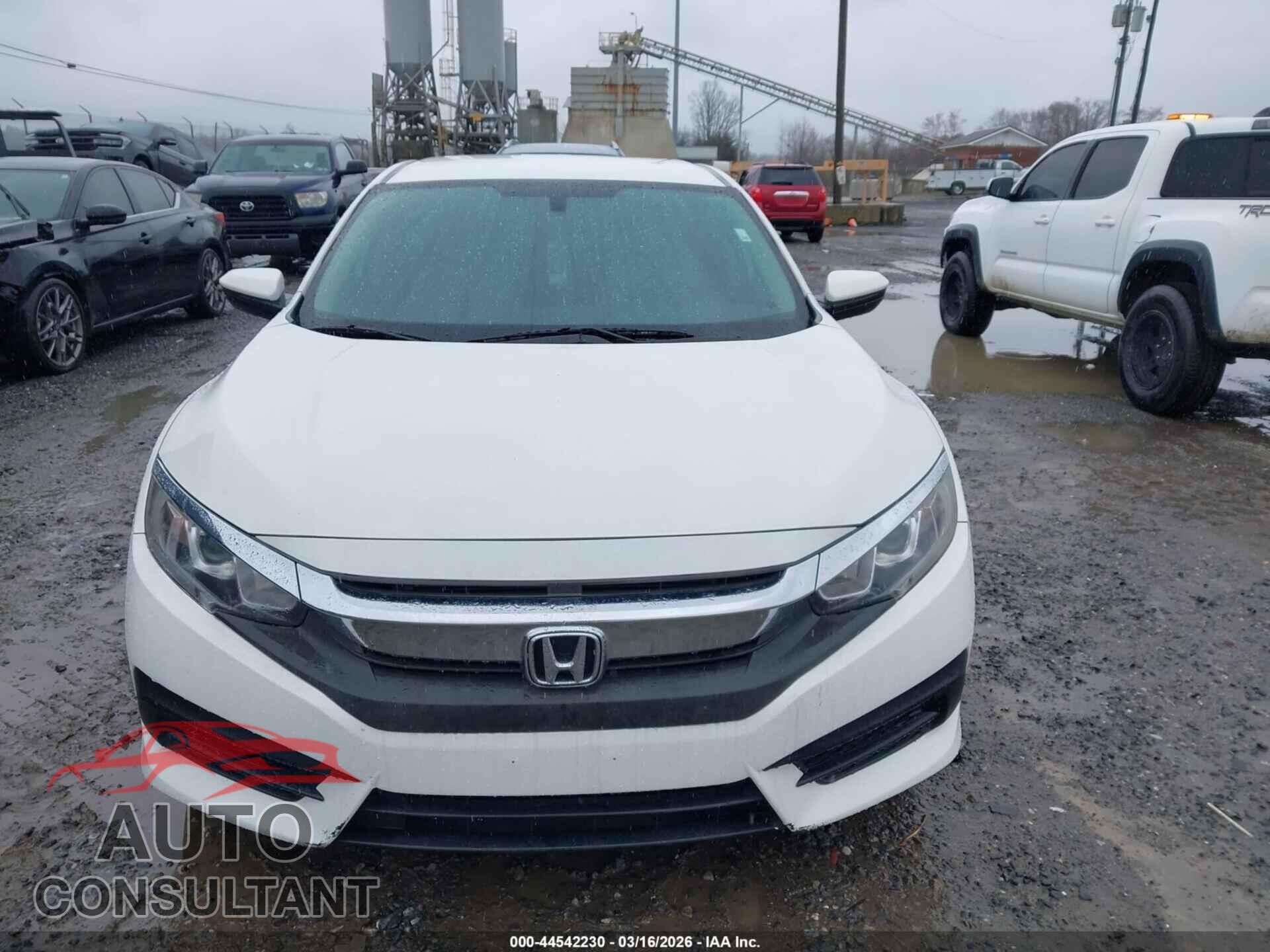 HONDA CIVIC 2017 - 2HGFC2F56HH513018
