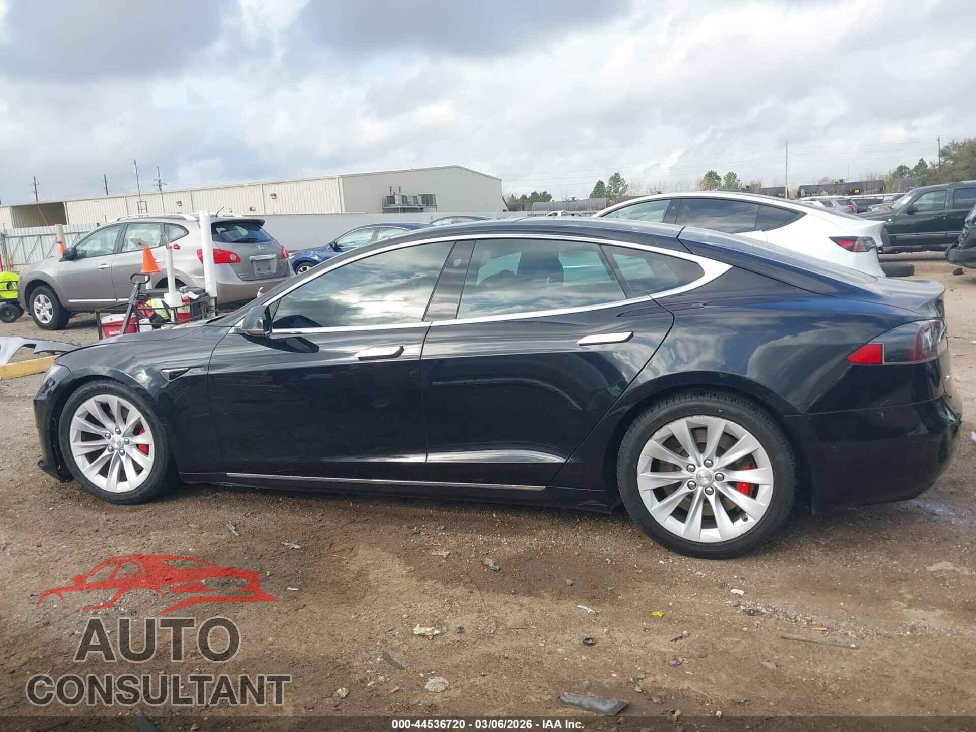 TESLA MODEL S 2016 - 5YJSA1E44GF164984