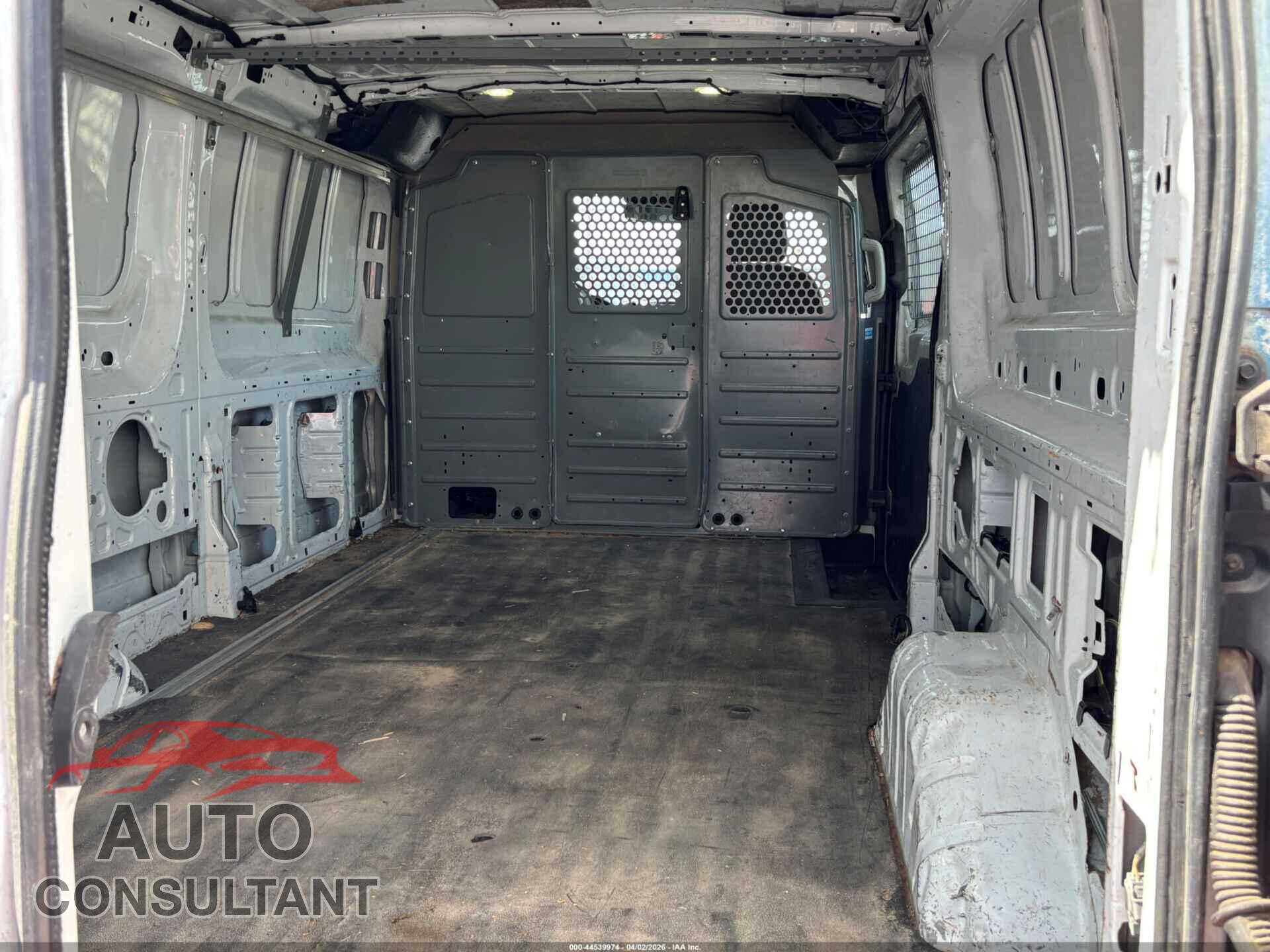 FORD TRANSIT-150 2016 - 1FTYE2YM1GKB03594
