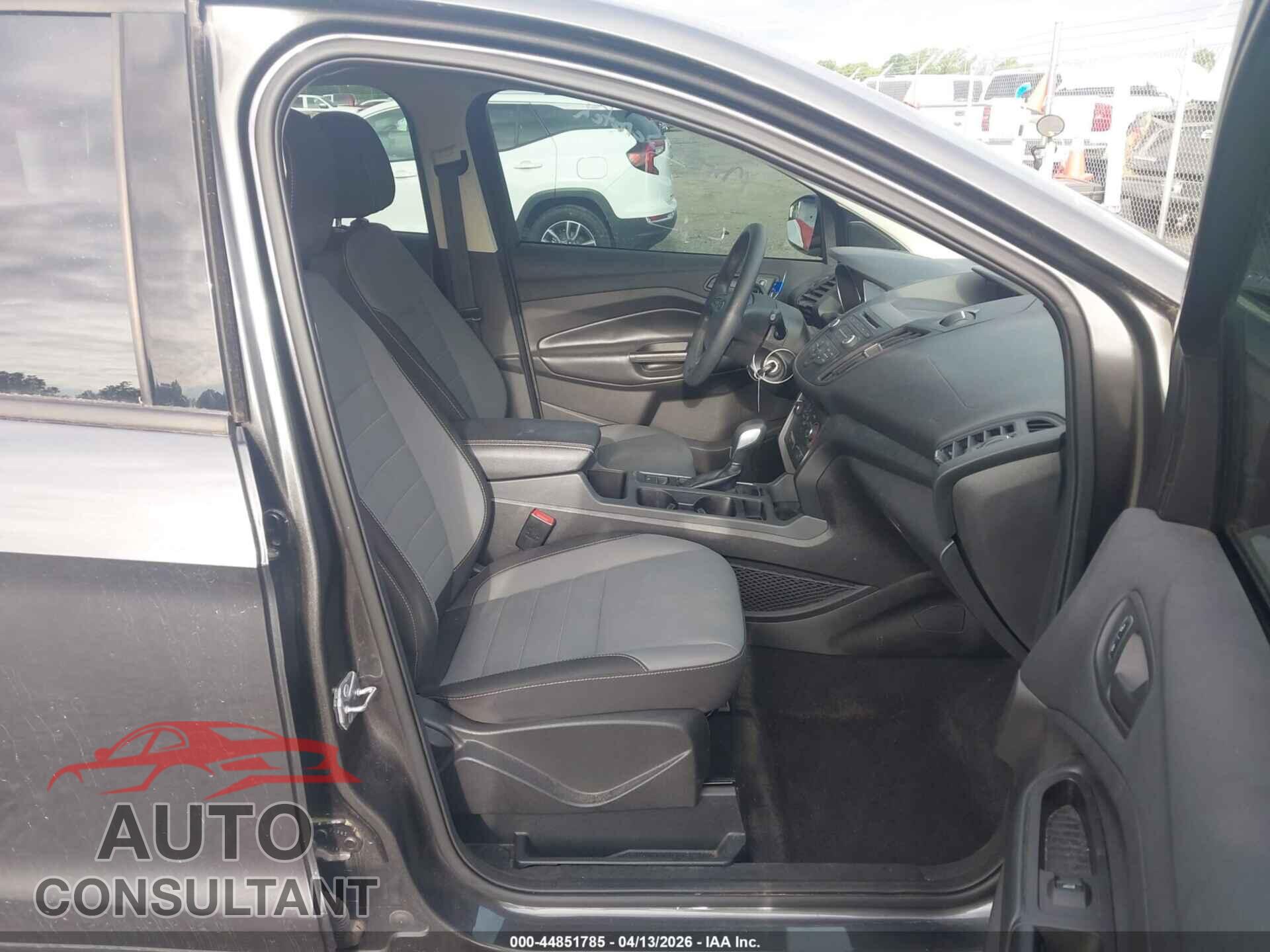 FORD ESCAPE 2017 - 1FMCU0F7XHUD66148