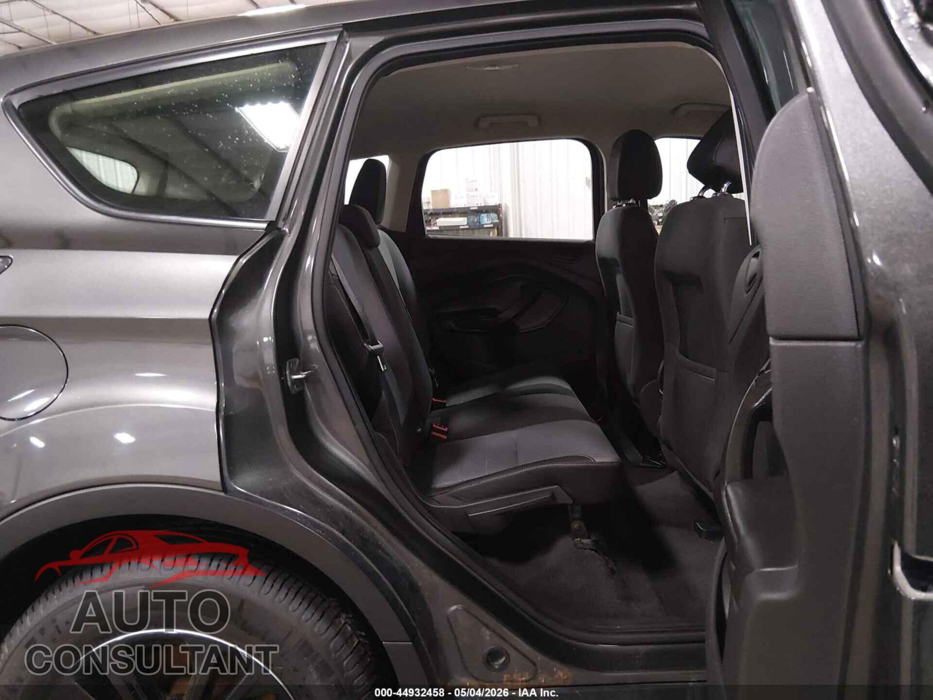 FORD ESCAPE 2017 - 1FMCU0F73HUB00003