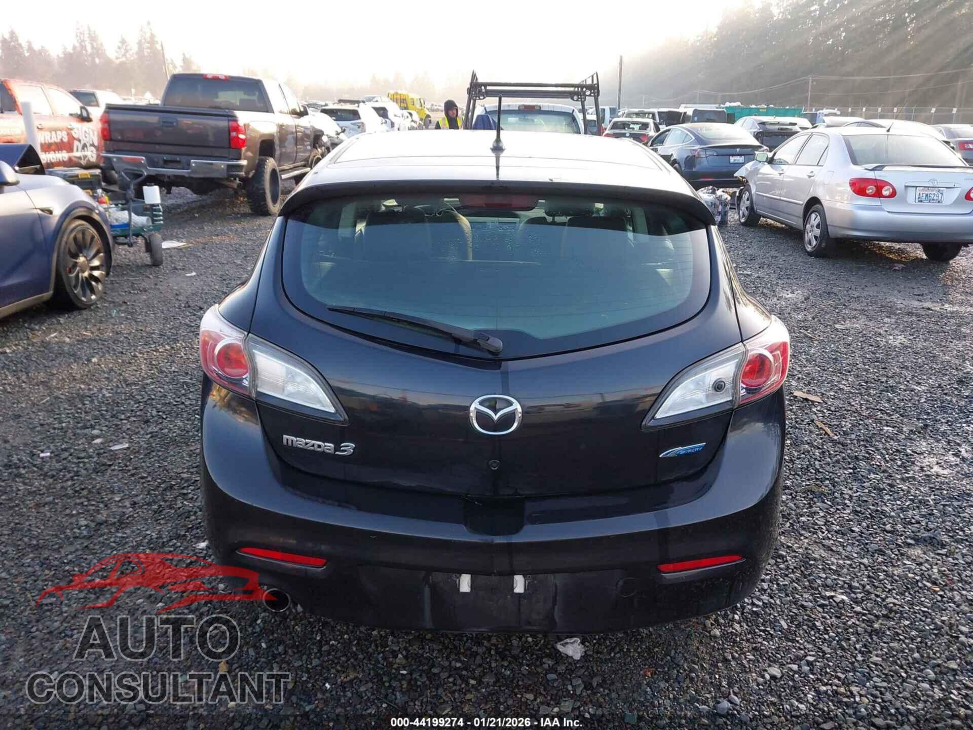 MAZDA MAZDA3 2013 - JM1BL1MP8D1835647