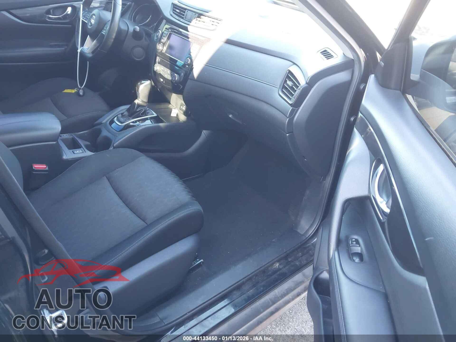 NISSAN ROGUE 2018 - KNMAT2MVXJP596496
