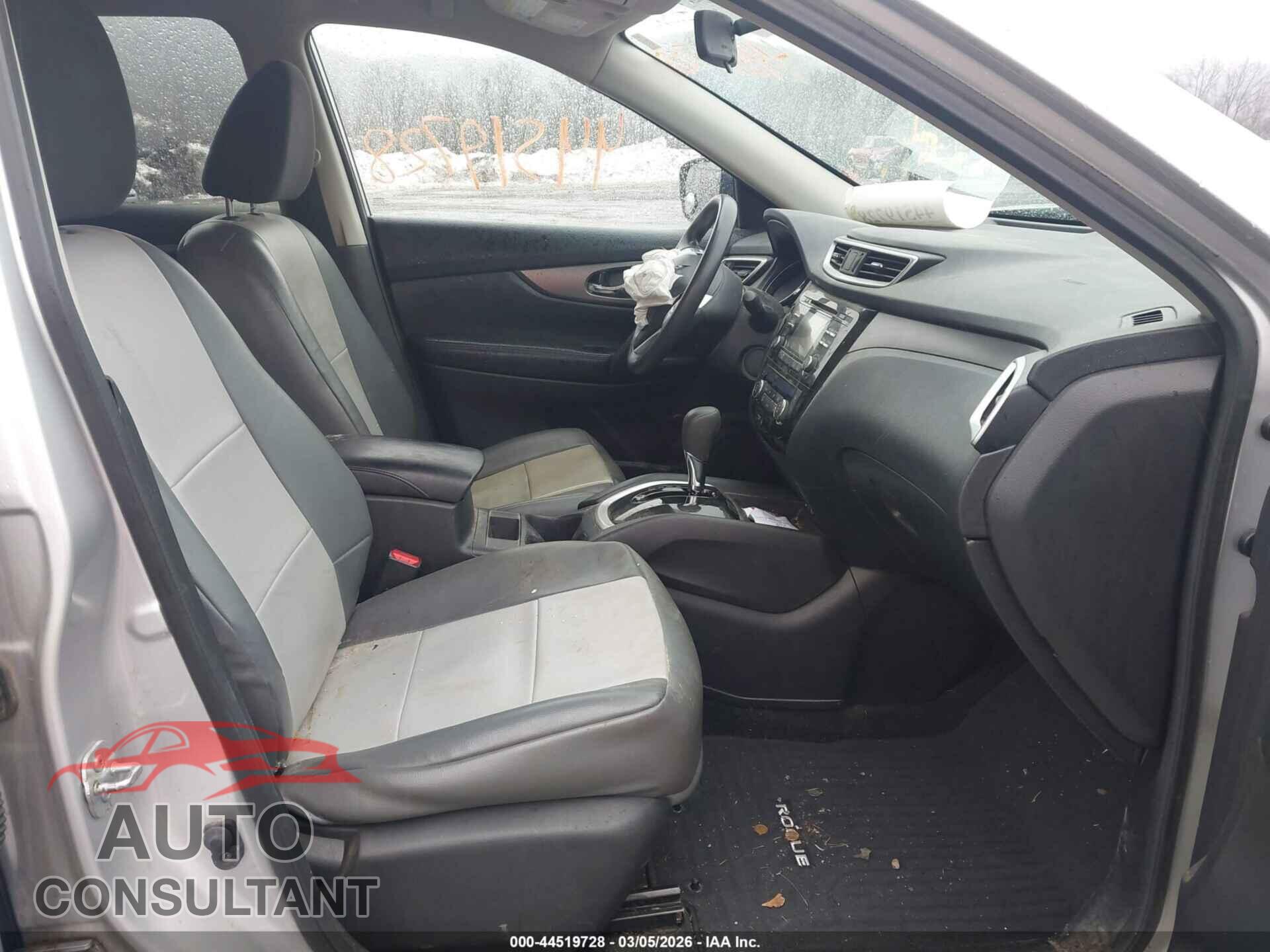 NISSAN ROGUE 2015 - KNMAT2MV3FP546532